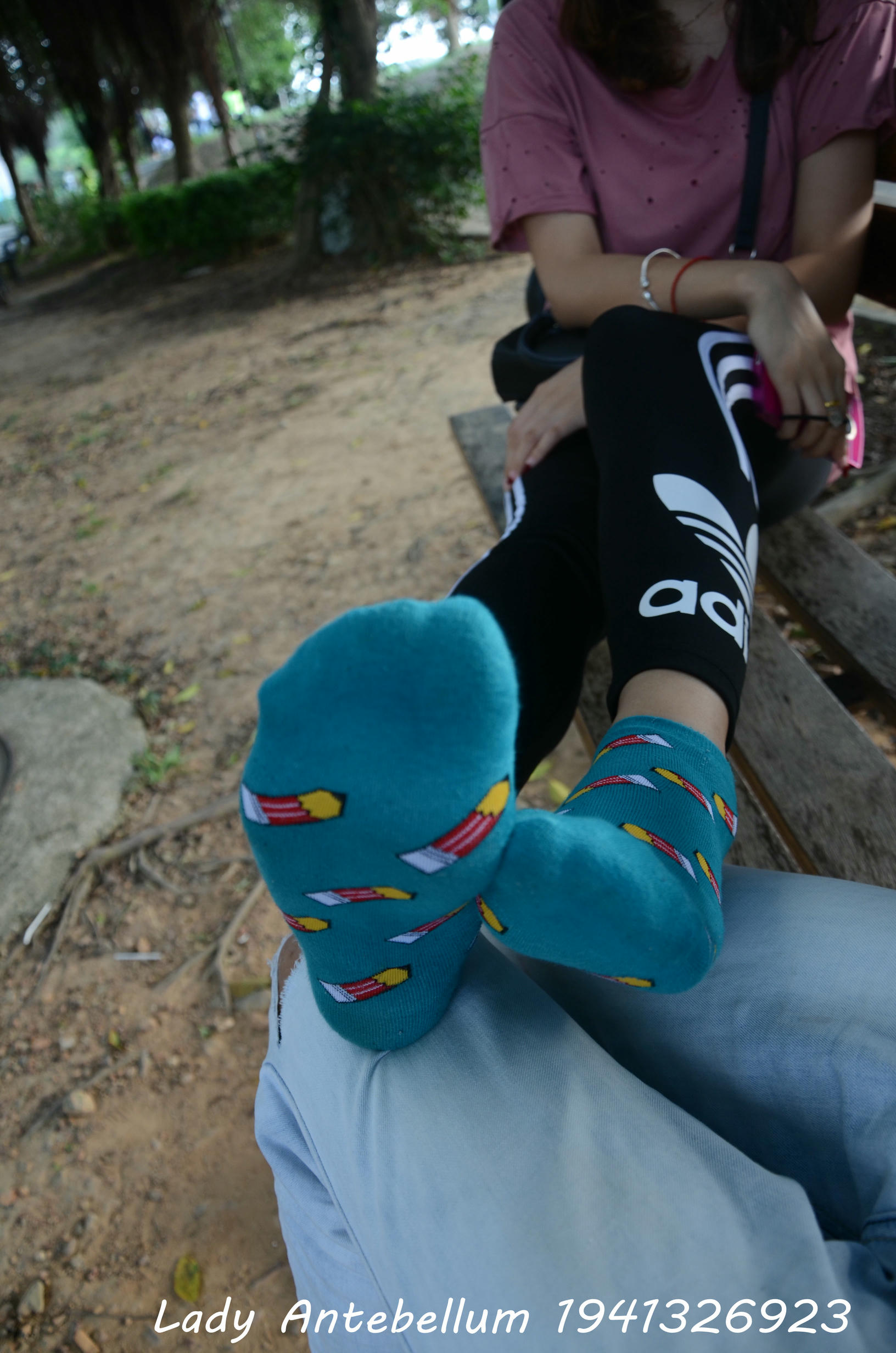 [战前女神] 恋足美腿棉袜女神级摄影套图 2015.06.01特辑 [134P+273M]_第7集