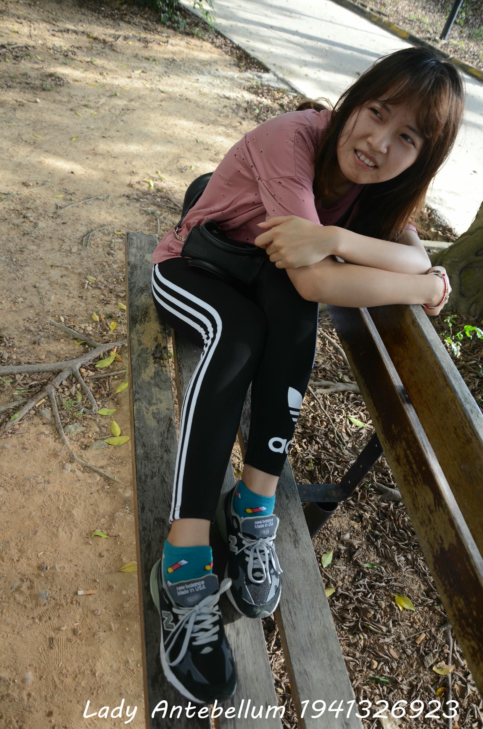 [战前女神] 恋足美腿棉袜女神级摄影套图 2015.06.01特辑 [134P+273M]_第1集