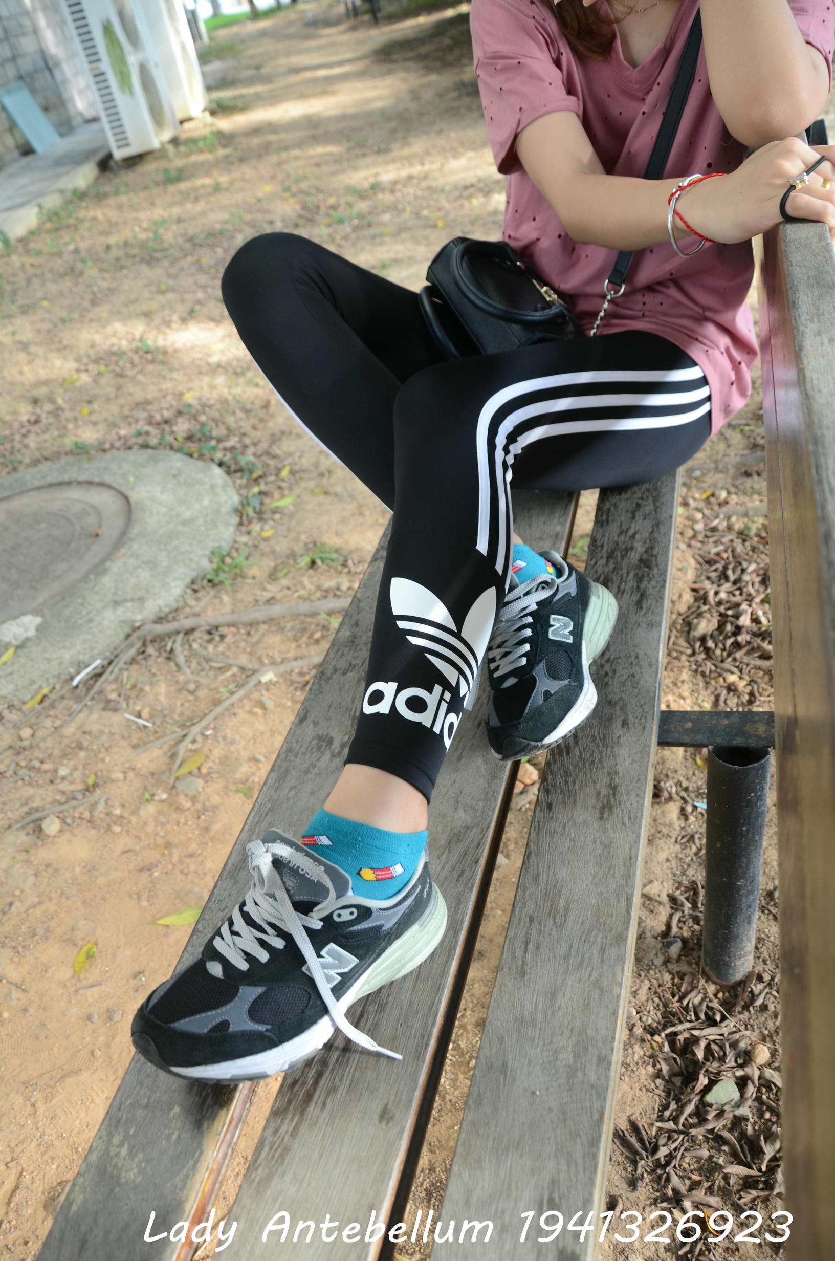 [战前女神] 恋足美腿棉袜女神级摄影套图 2015.06.01特辑 [134P+273M]_第2集