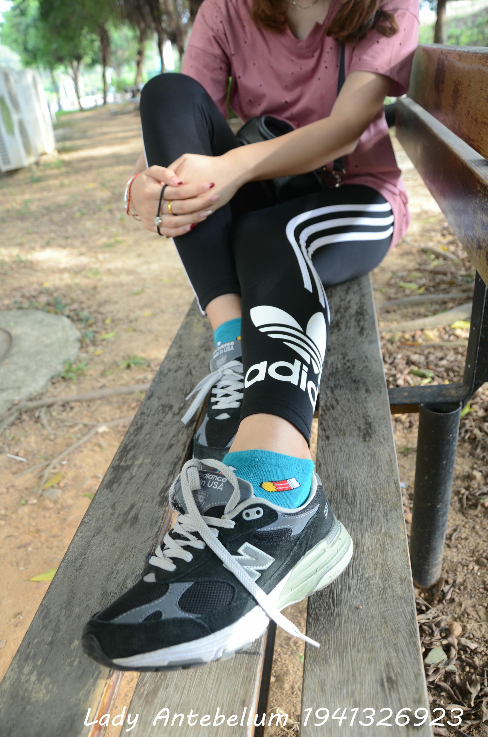 [战前女神] 恋足美腿棉袜女神级摄影套图 2015.06.01特辑 [134P+273M]_第2集