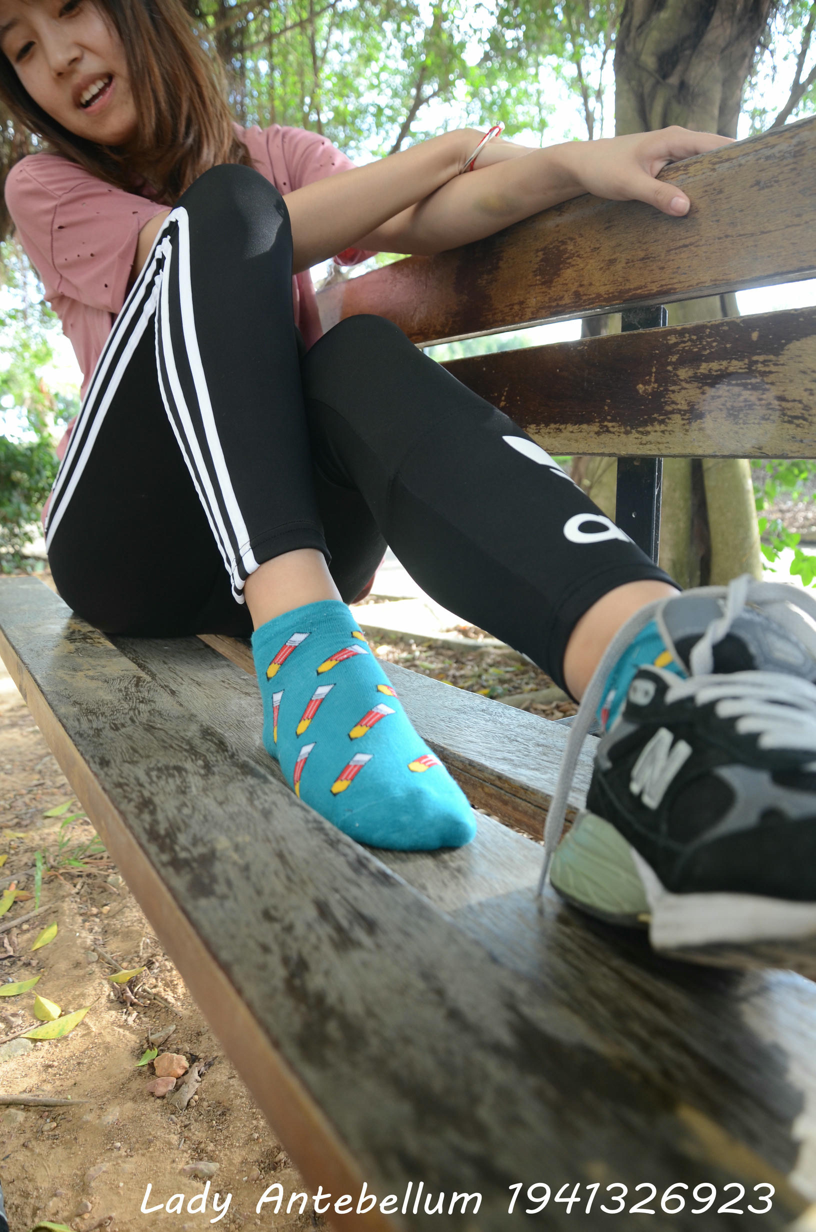 [战前女神] 恋足美腿棉袜女神级摄影套图 2015.06.01特辑 [134P+273M]_第2集