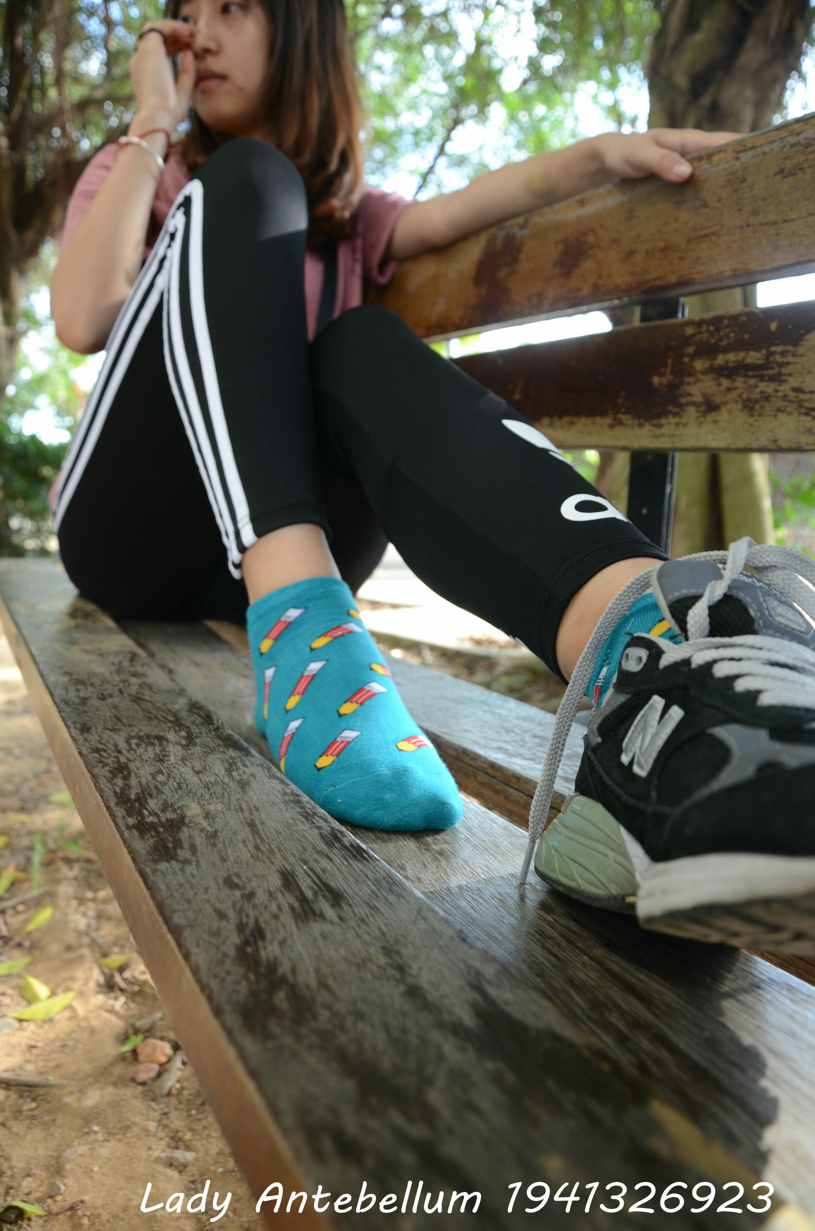 [战前女神] 恋足美腿棉袜女神级摄影套图 2015.06.01特辑 [134P+273M]_第2集