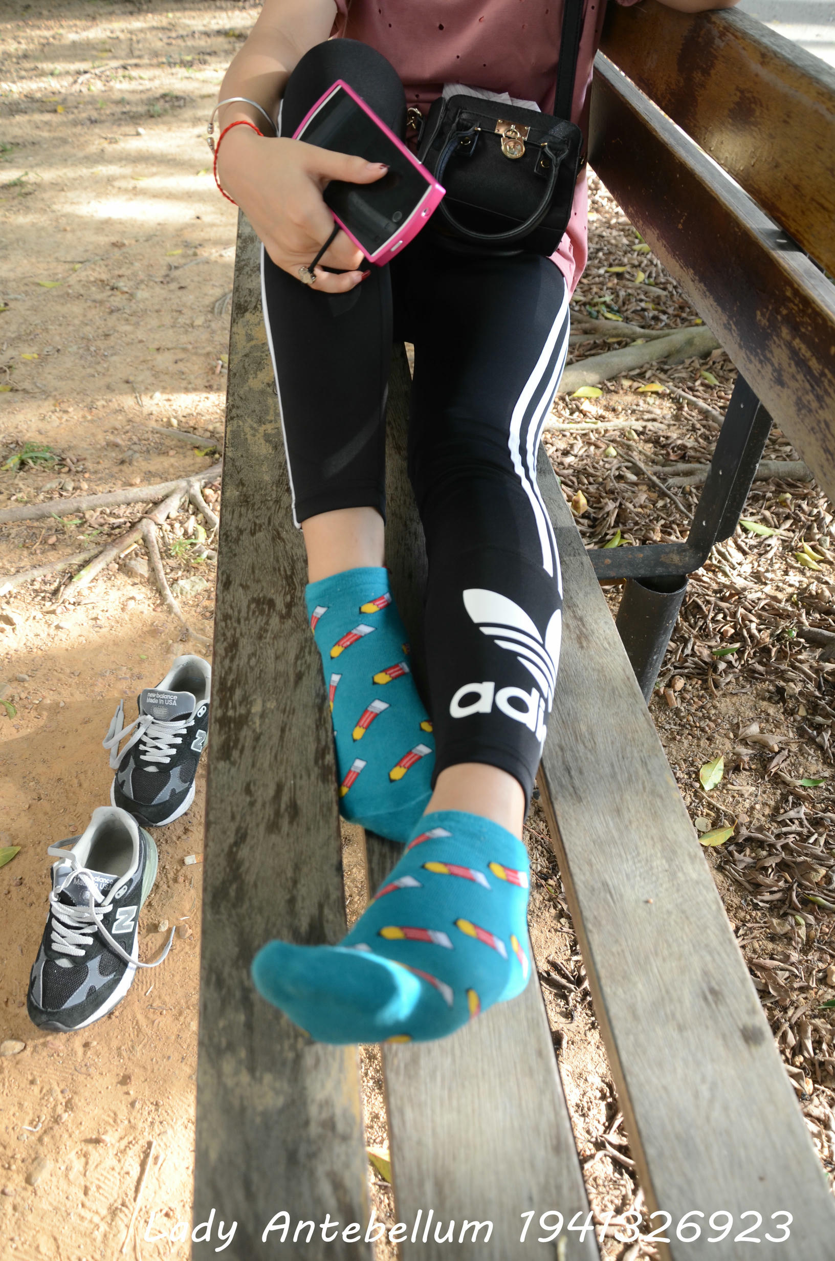 [战前女神] 恋足美腿棉袜女神级摄影套图 2015.06.01特辑 [134P+273M]_第3集