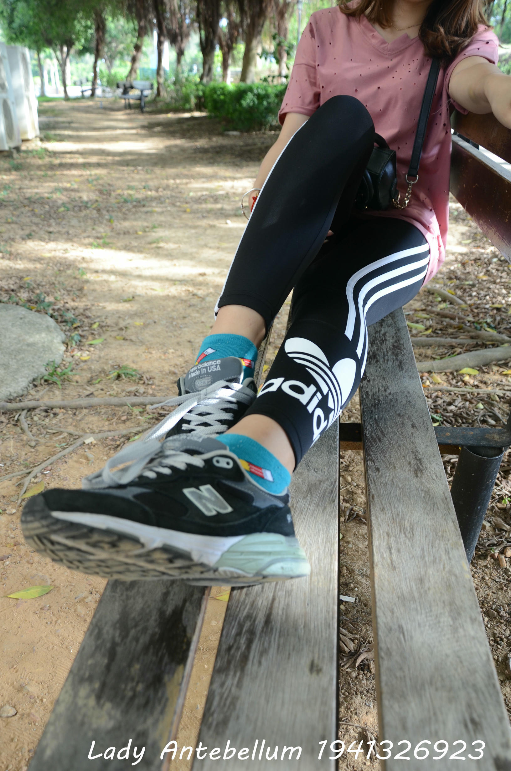 [战前女神] 恋足美腿棉袜女神级摄影套图 2015.06.01特辑 [134P+273M]_第1集