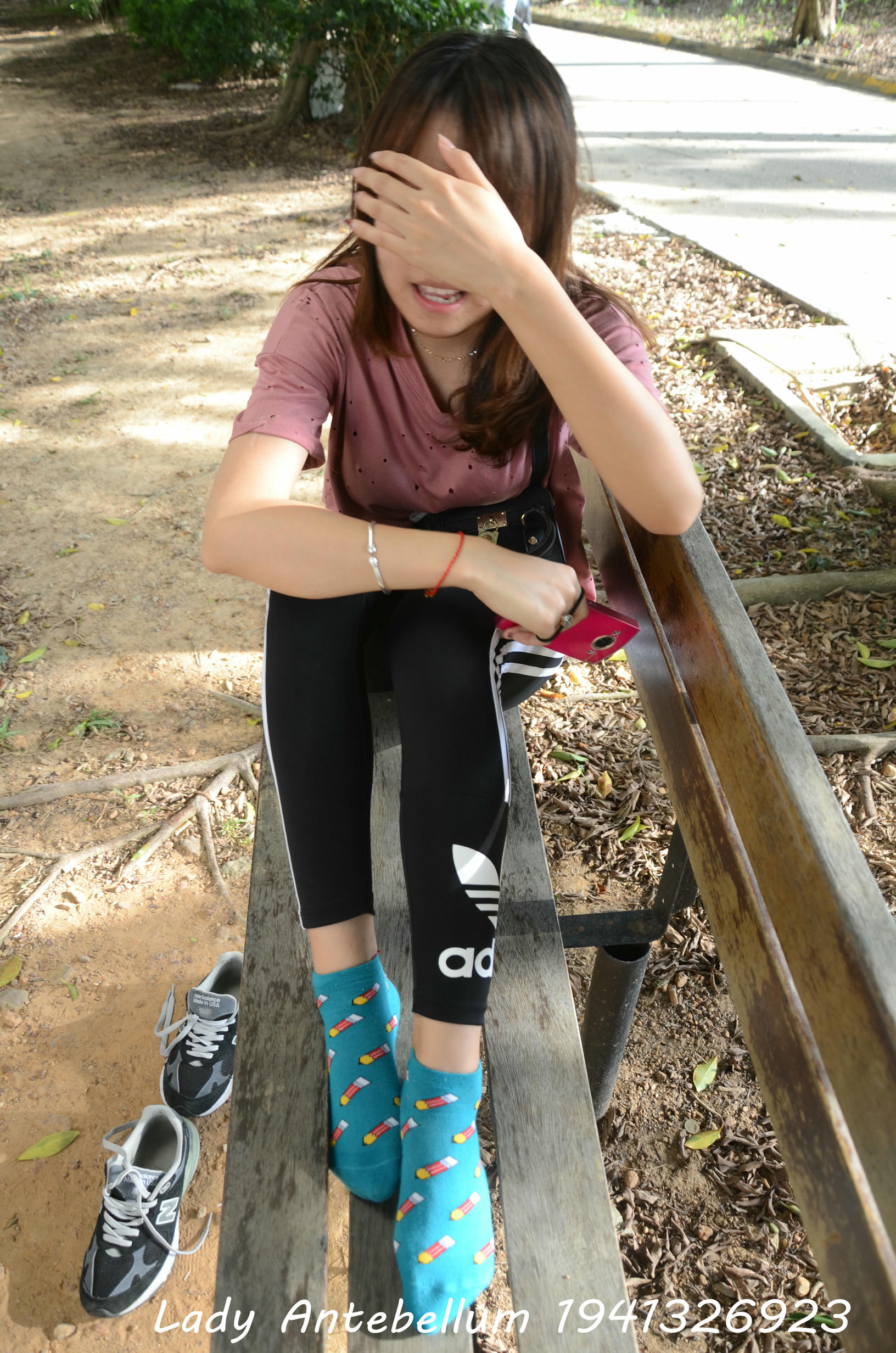 [战前女神] 恋足美腿棉袜女神级摄影套图 2015.06.01特辑 [134P+273M]_第3集