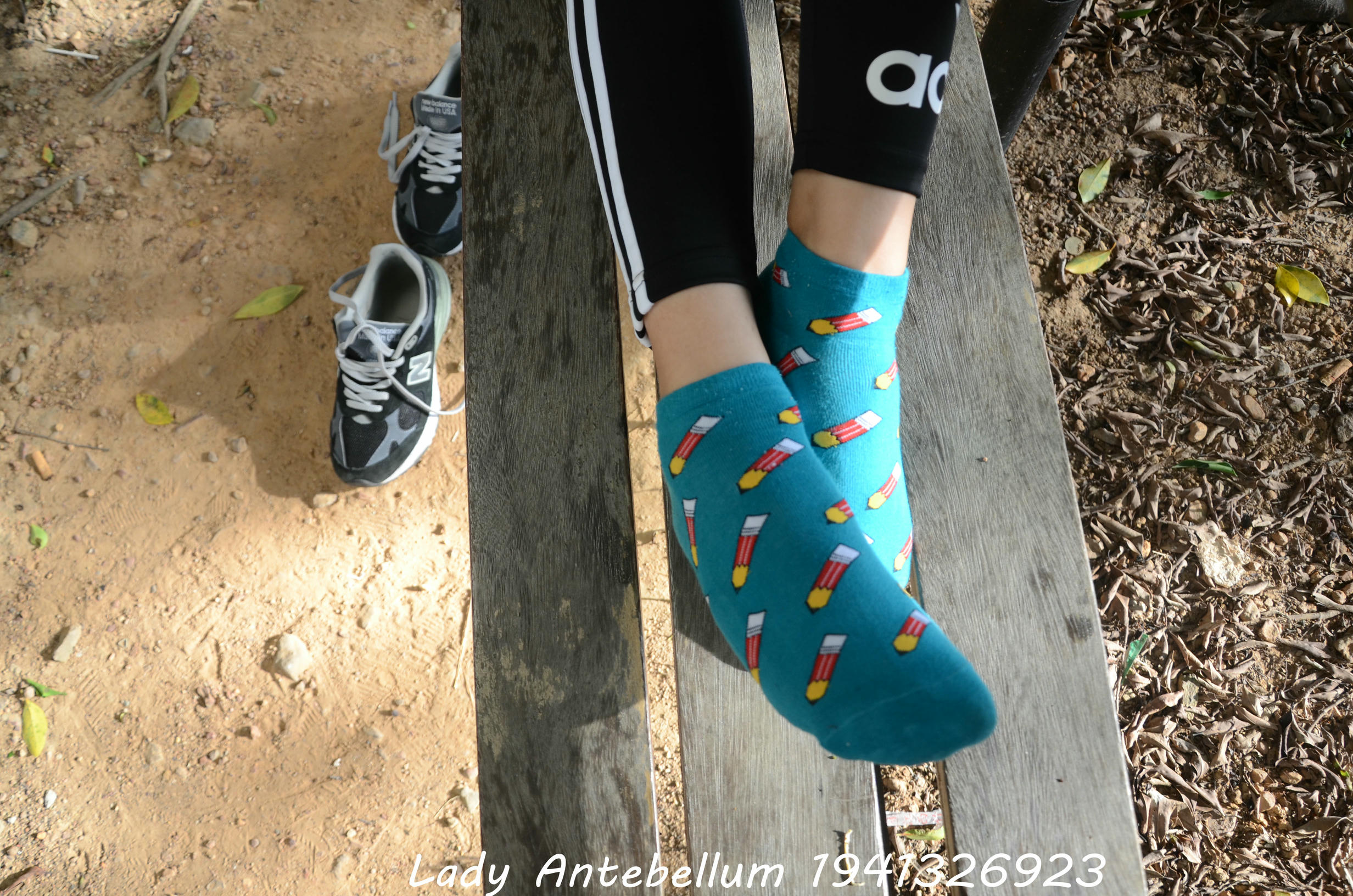 [战前女神] 恋足美腿棉袜女神级摄影套图 2015.06.01特辑 [134P+273M]_第4集