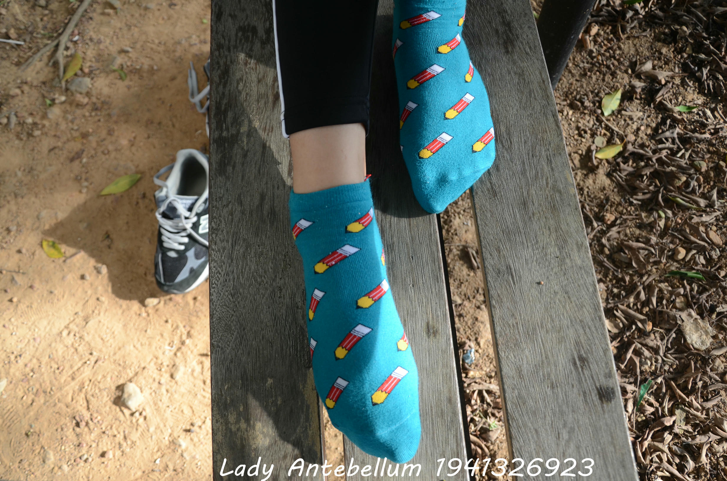 [战前女神] 恋足美腿棉袜女神级摄影套图 2015.06.01特辑 [134P+273M]_第4集