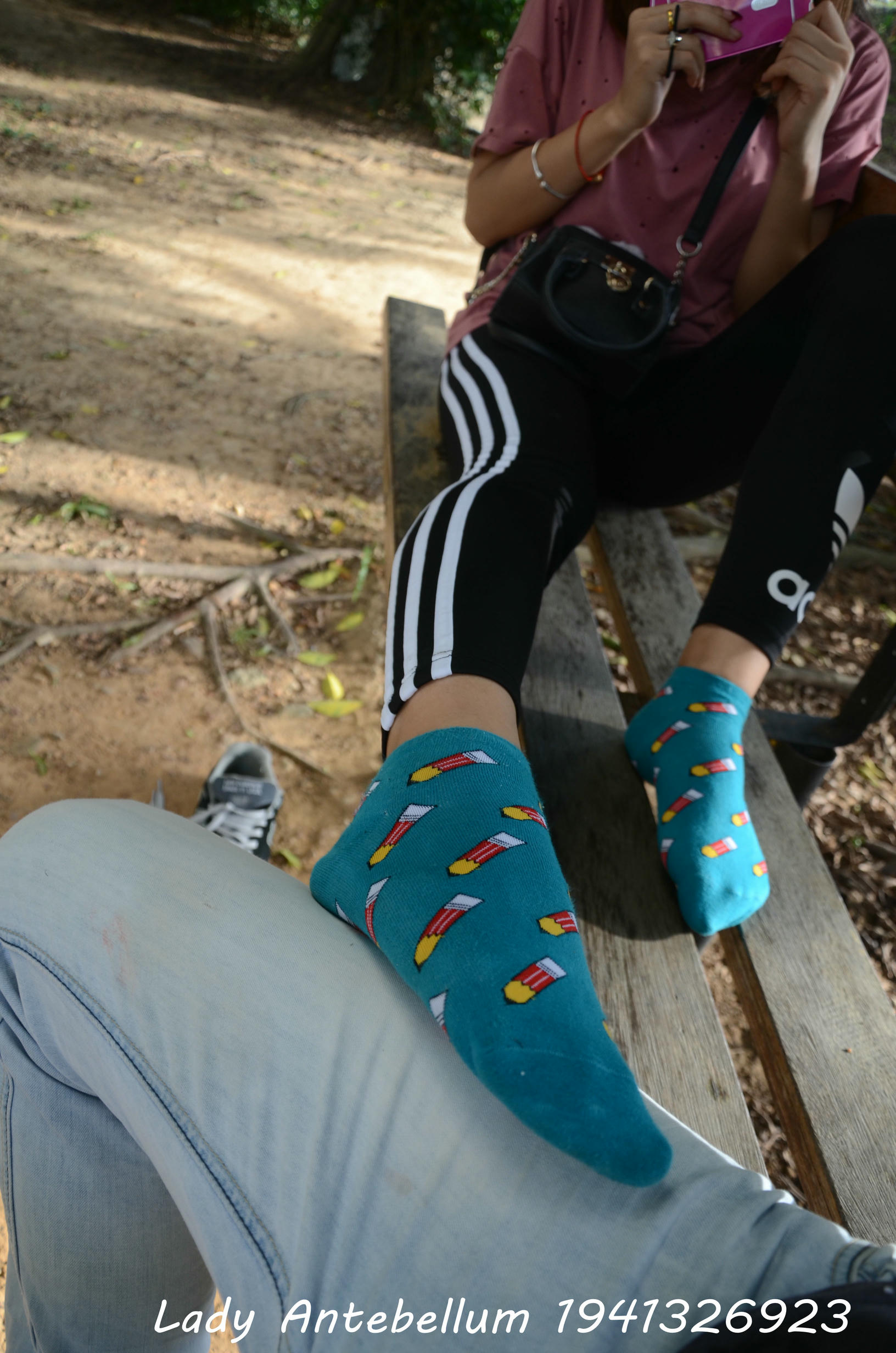 [战前女神] 恋足美腿棉袜女神级摄影套图 2015.06.01特辑 [134P+273M]_第4集