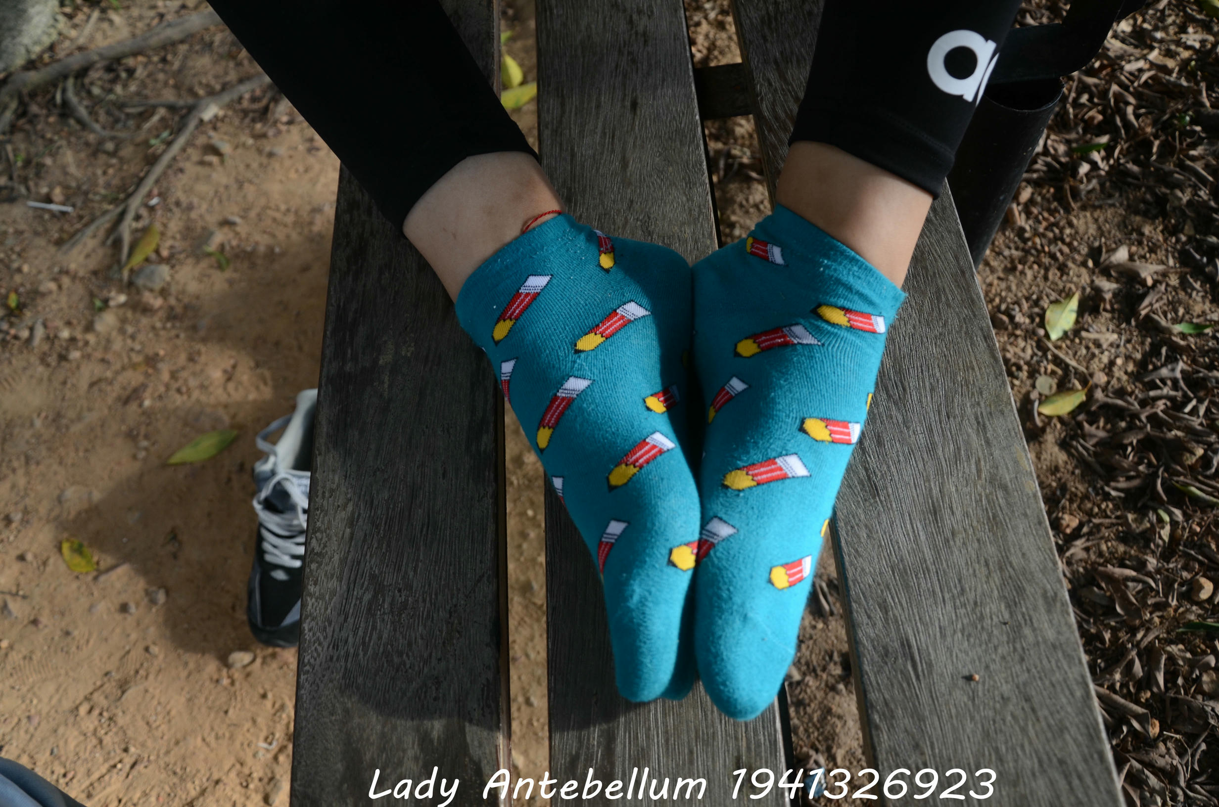 [战前女神] 恋足美腿棉袜女神级摄影套图 2015.06.01特辑 [134P+273M]_第4集