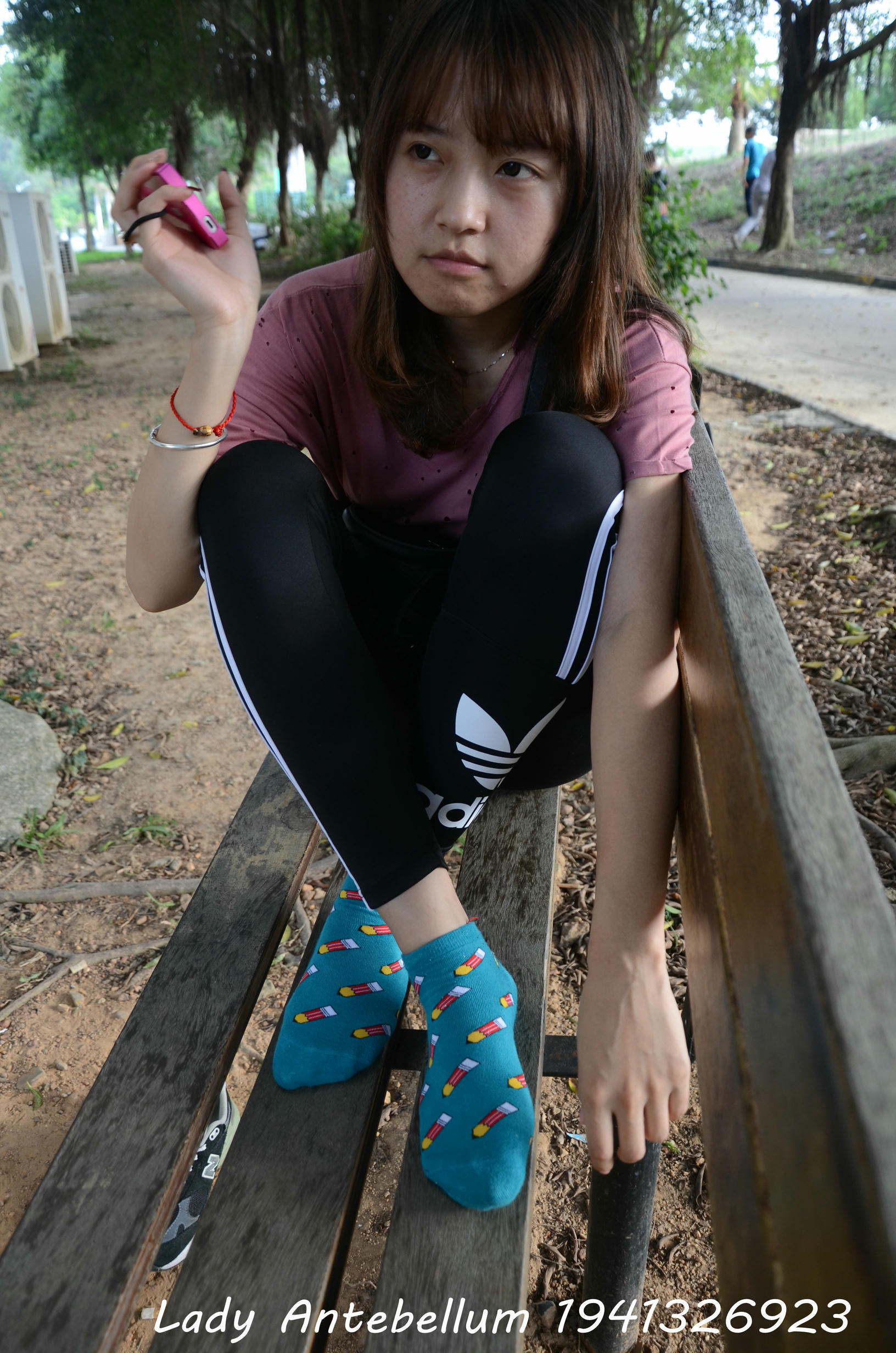 [战前女神] 恋足美腿棉袜女神级摄影套图 2015.06.01特辑 [134P+273M]_第5集