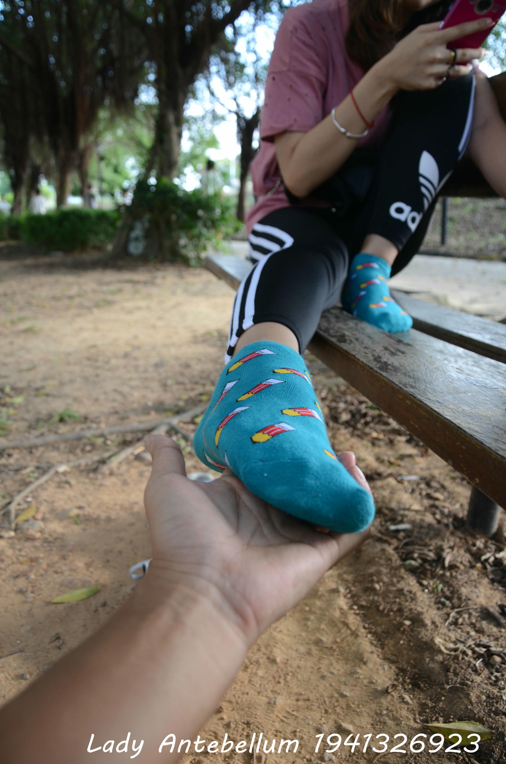 [战前女神] 恋足美腿棉袜女神级摄影套图 2015.06.01特辑 [134P+273M]_第5集