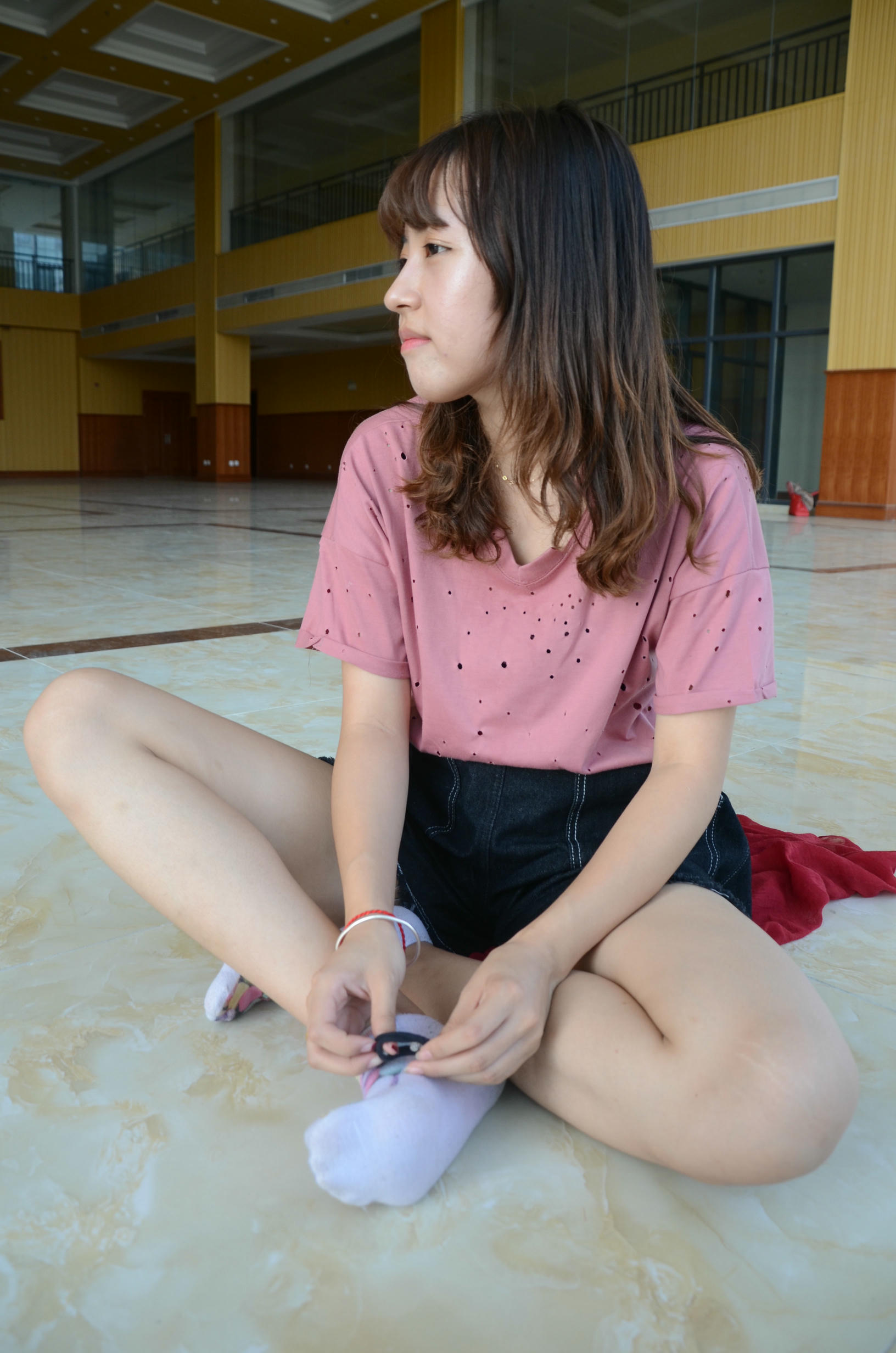 [战前女神] 恋足美腿棉袜女神级摄影套图 2015.06.02特辑 [125P+174M]_第6集