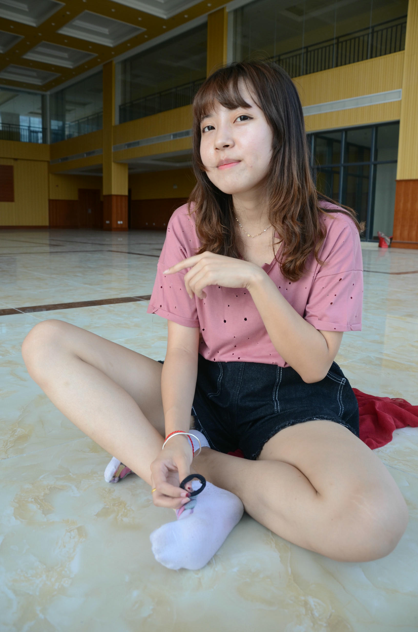 [战前女神] 恋足美腿棉袜女神级摄影套图 2015.06.02特辑 [125P+174M]_第6集