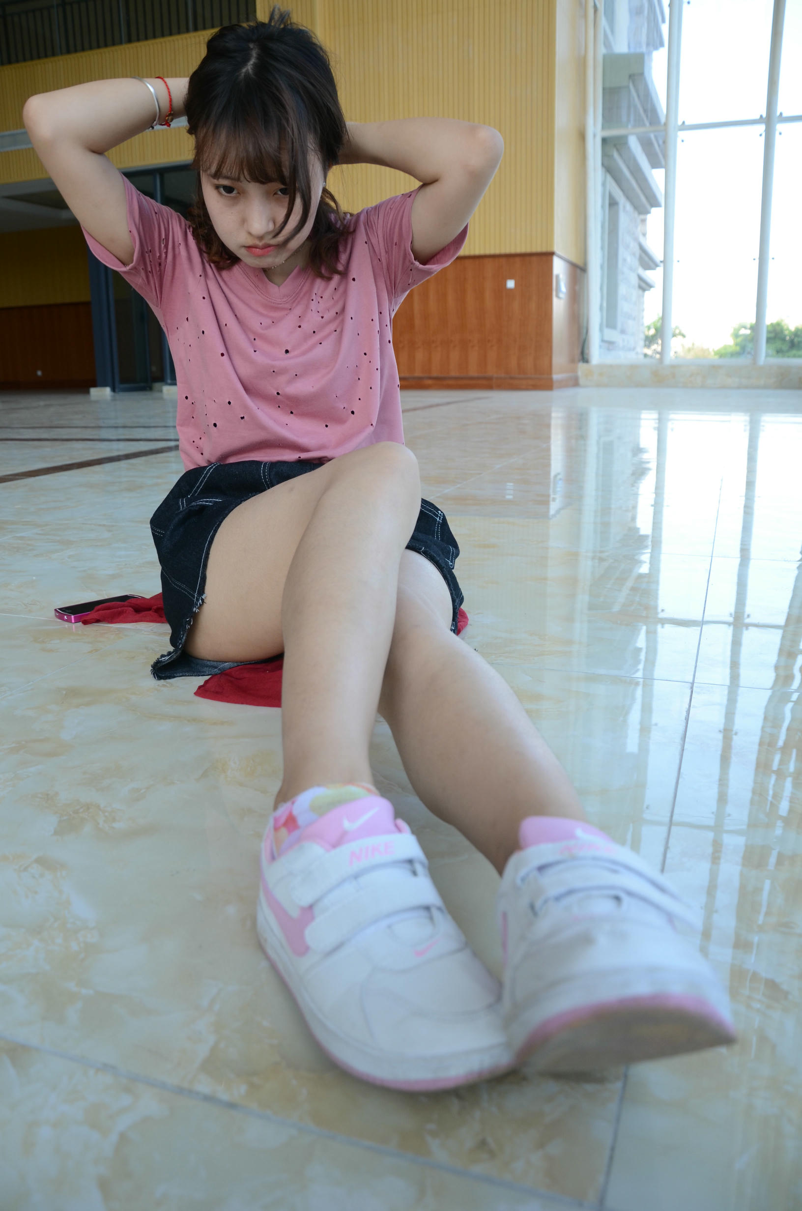 [战前女神] 恋足美腿棉袜女神级摄影套图 2015.06.02特辑 [125P+174M]_第1集