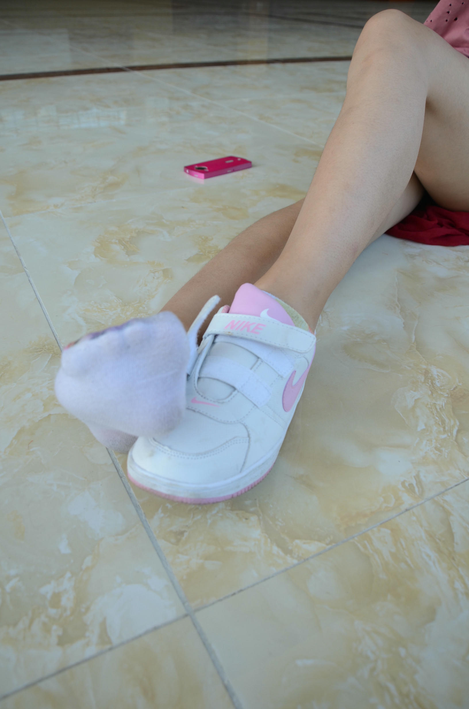 [战前女神] 恋足美腿棉袜女神级摄影套图 2015.06.02特辑 [125P+174M]_第4集