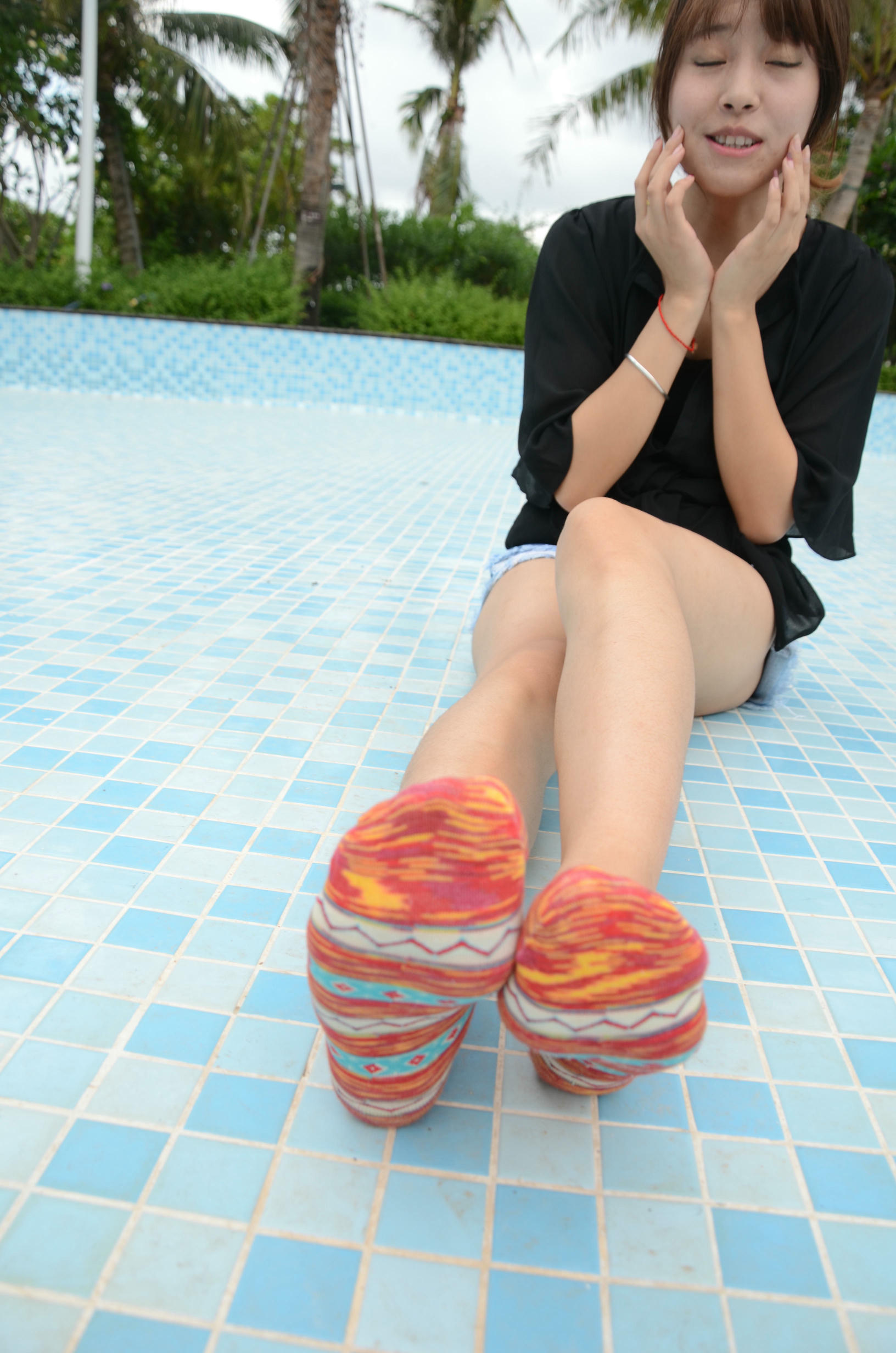 [战前女神] 恋足美腿棉袜女神级摄影套图 2015.06.07特辑2 [120P+138M]_第2集