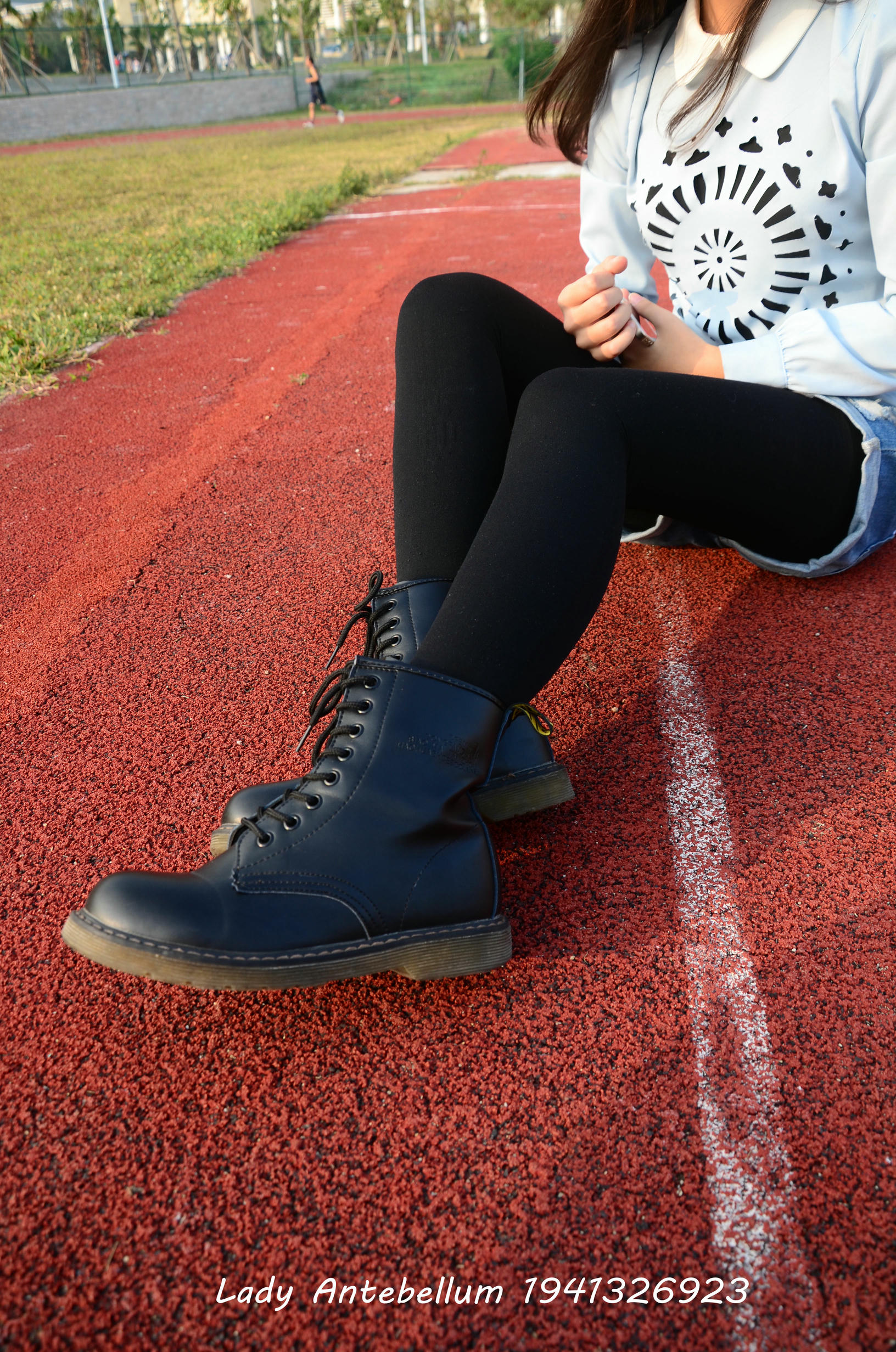 [战前女神] 恋足美腿棉袜女神级摄影套图 015 [131P-265MB]_第1集