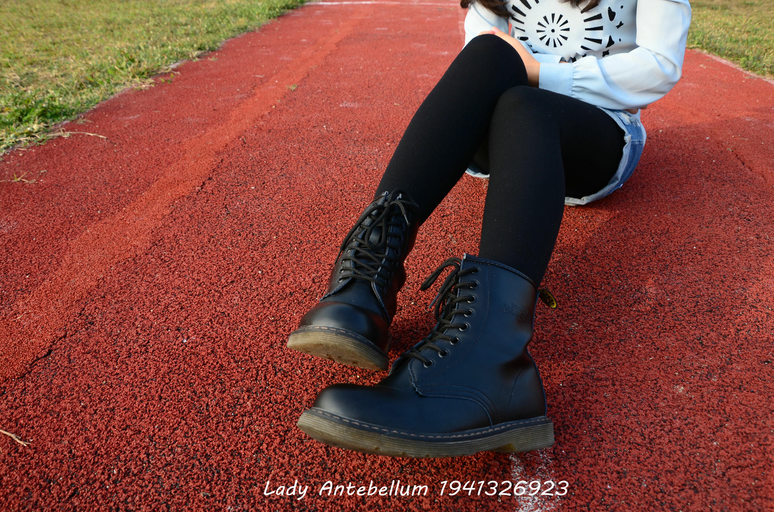 [战前女神] 恋足美腿棉袜女神级摄影套图 015 [131P-265MB]_第2集