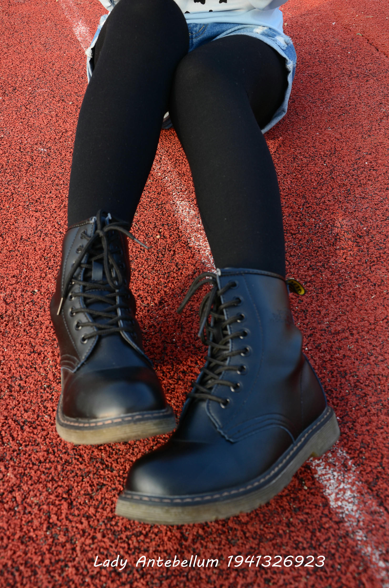 [战前女神] 恋足美腿棉袜女神级摄影套图 015 [131P-265MB]_第2集