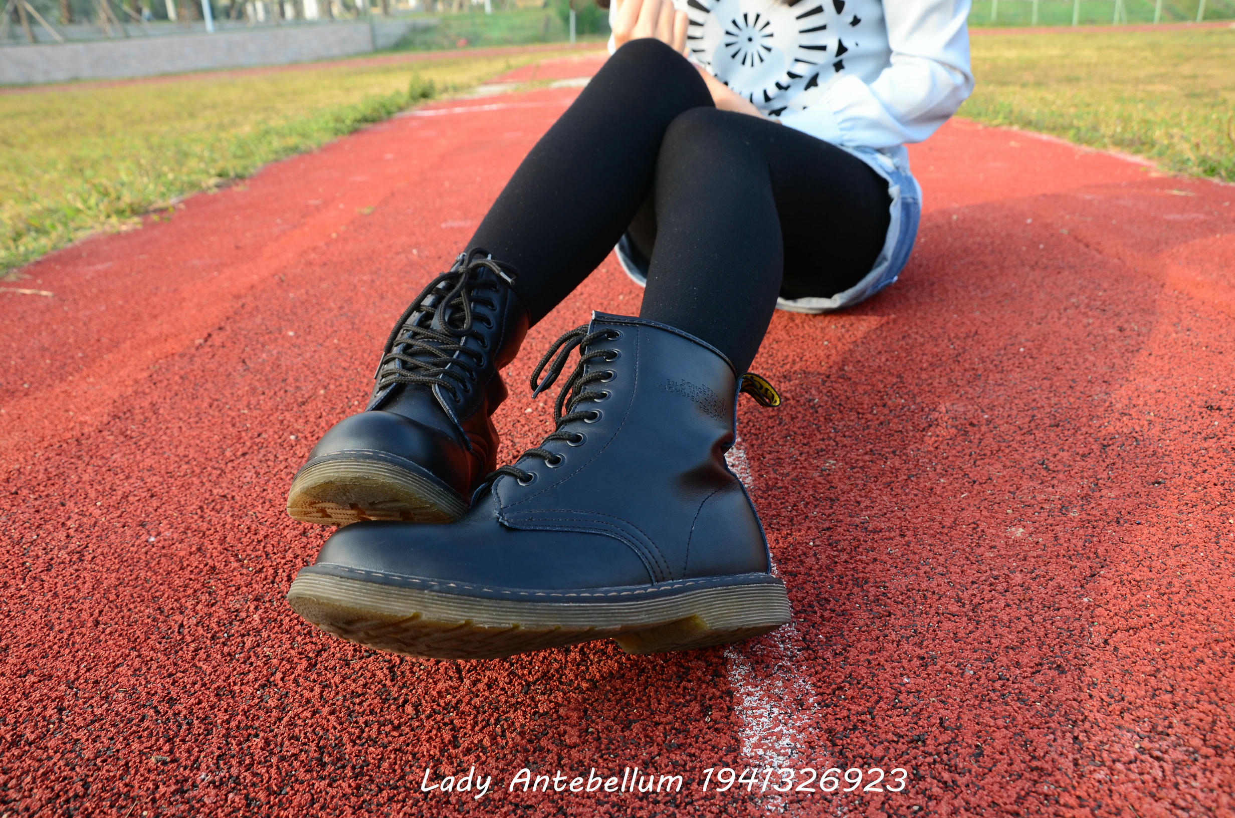 [战前女神] 恋足美腿棉袜女神级摄影套图 015 [131P-265MB]_第2集