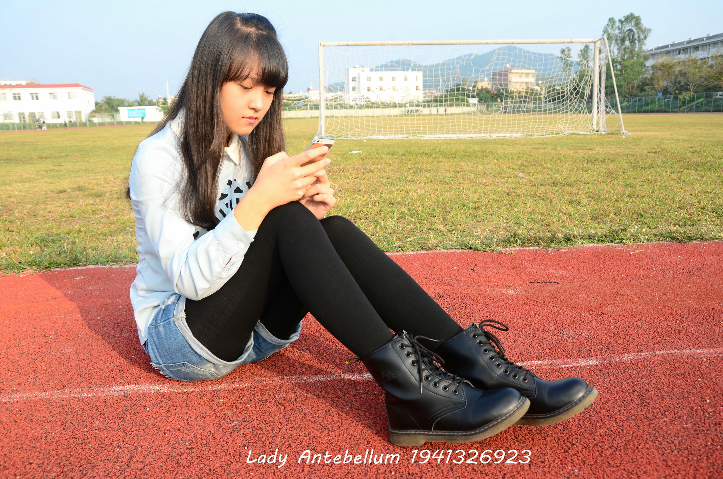 [战前女神] 恋足美腿棉袜女神级摄影套图 015 [131P-265MB]_第2集