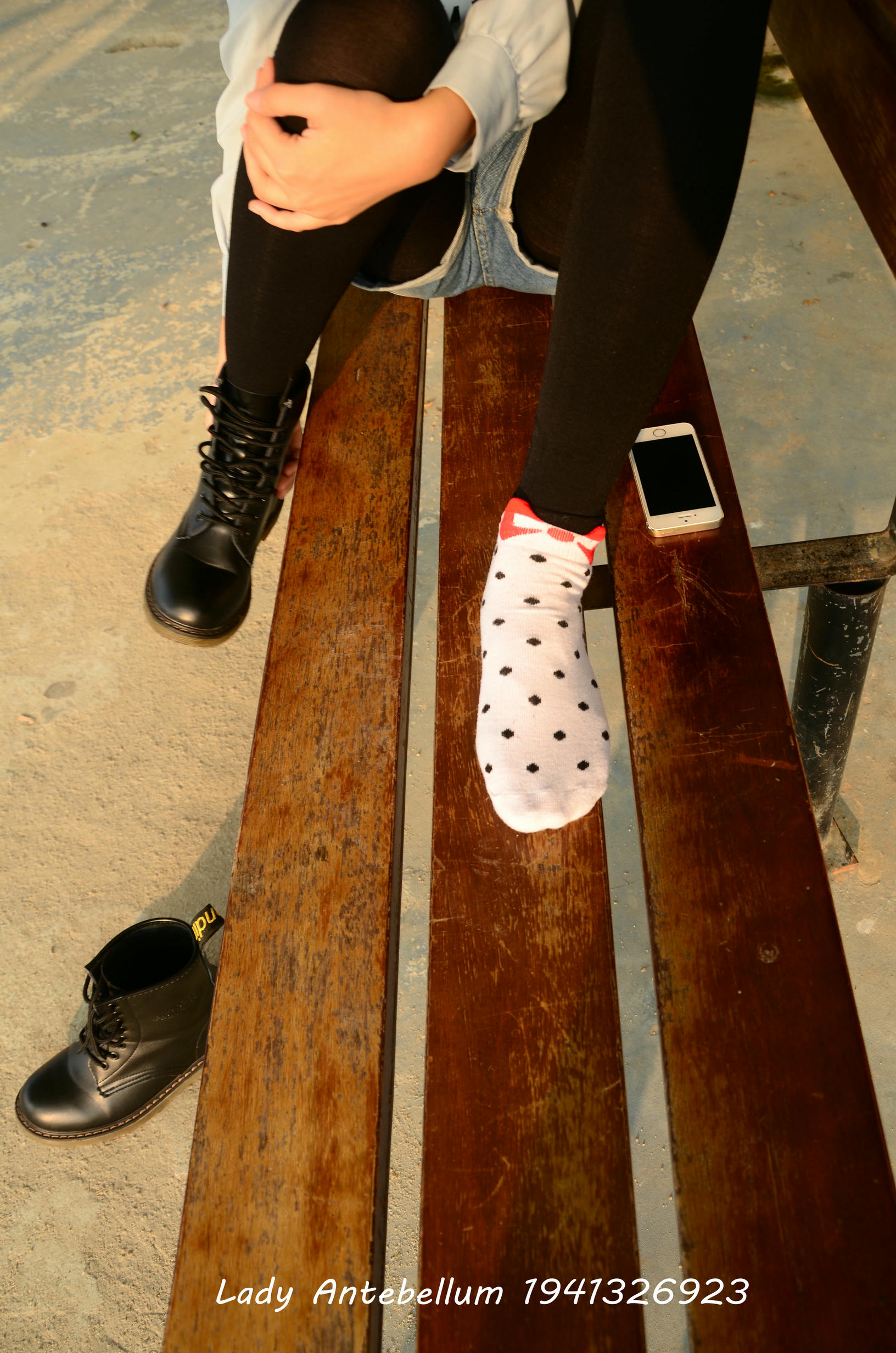 [战前女神] 恋足美腿棉袜女神级摄影套图 015 [131P-265MB]_第4集