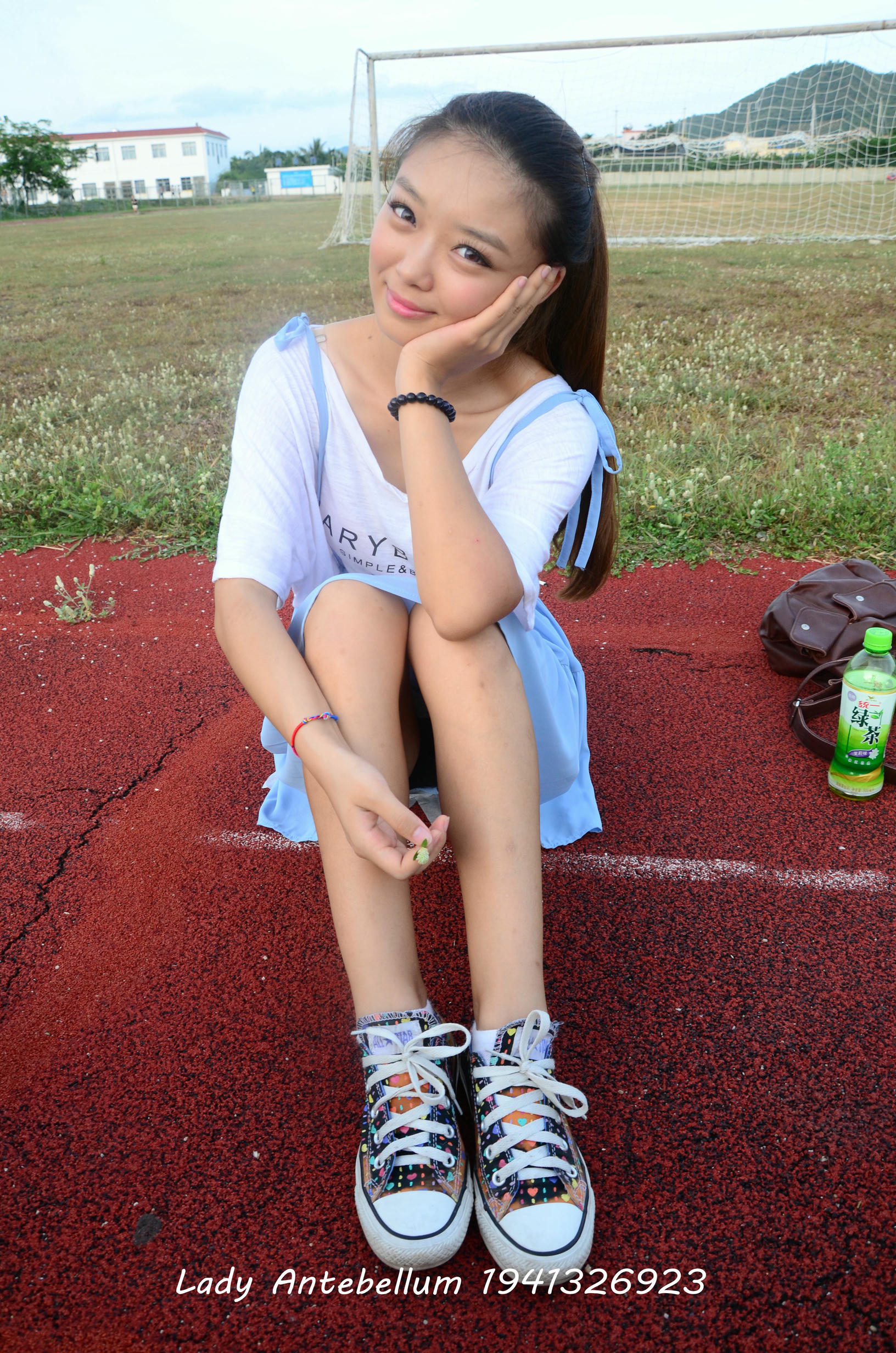 [战前女神] 恋足美腿棉袜女神级摄影套图 单独赠送 [73P+176M]_第2集