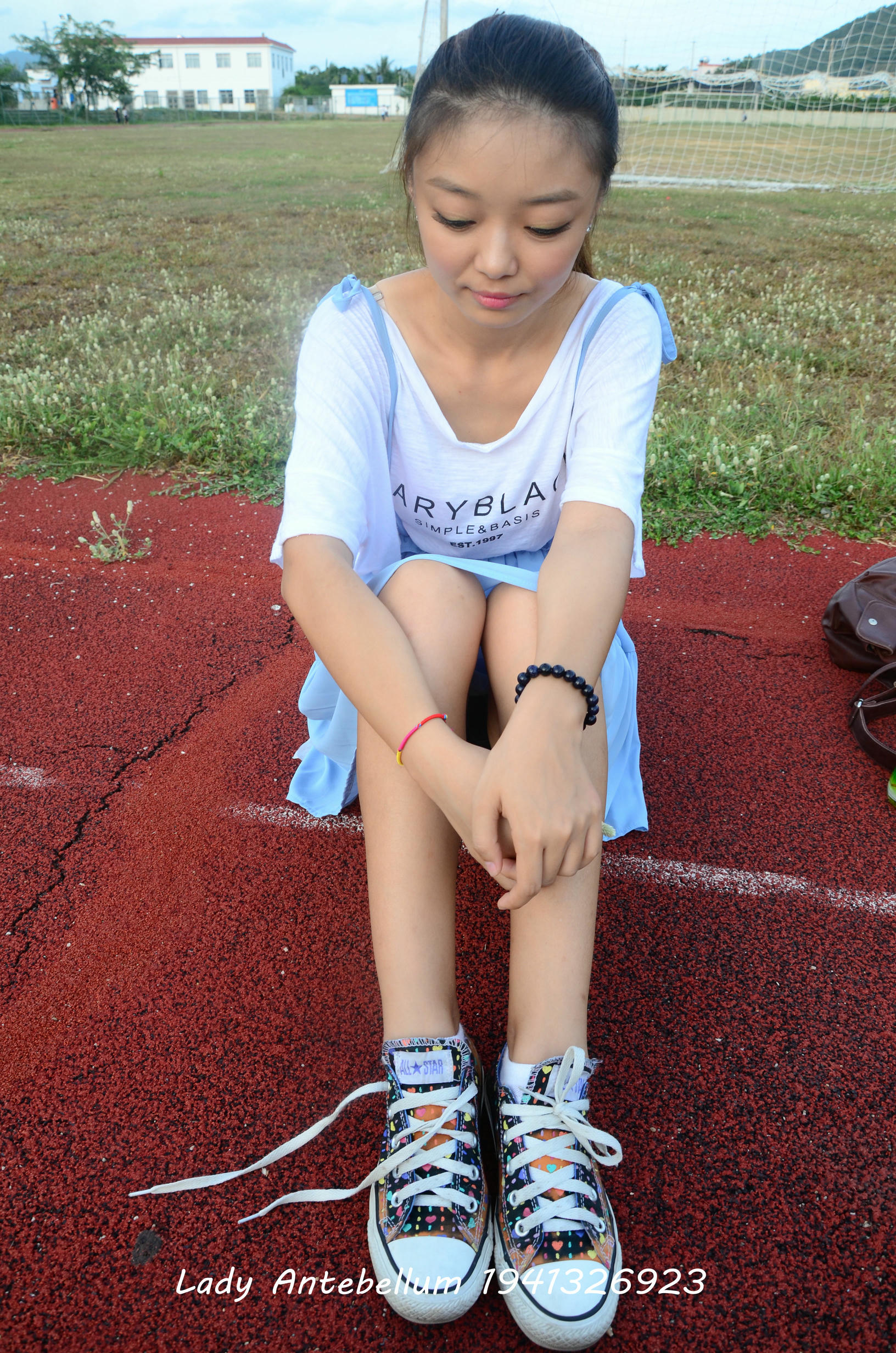 [战前女神] 恋足美腿棉袜女神级摄影套图 单独赠送 [73P+176M]_第2集