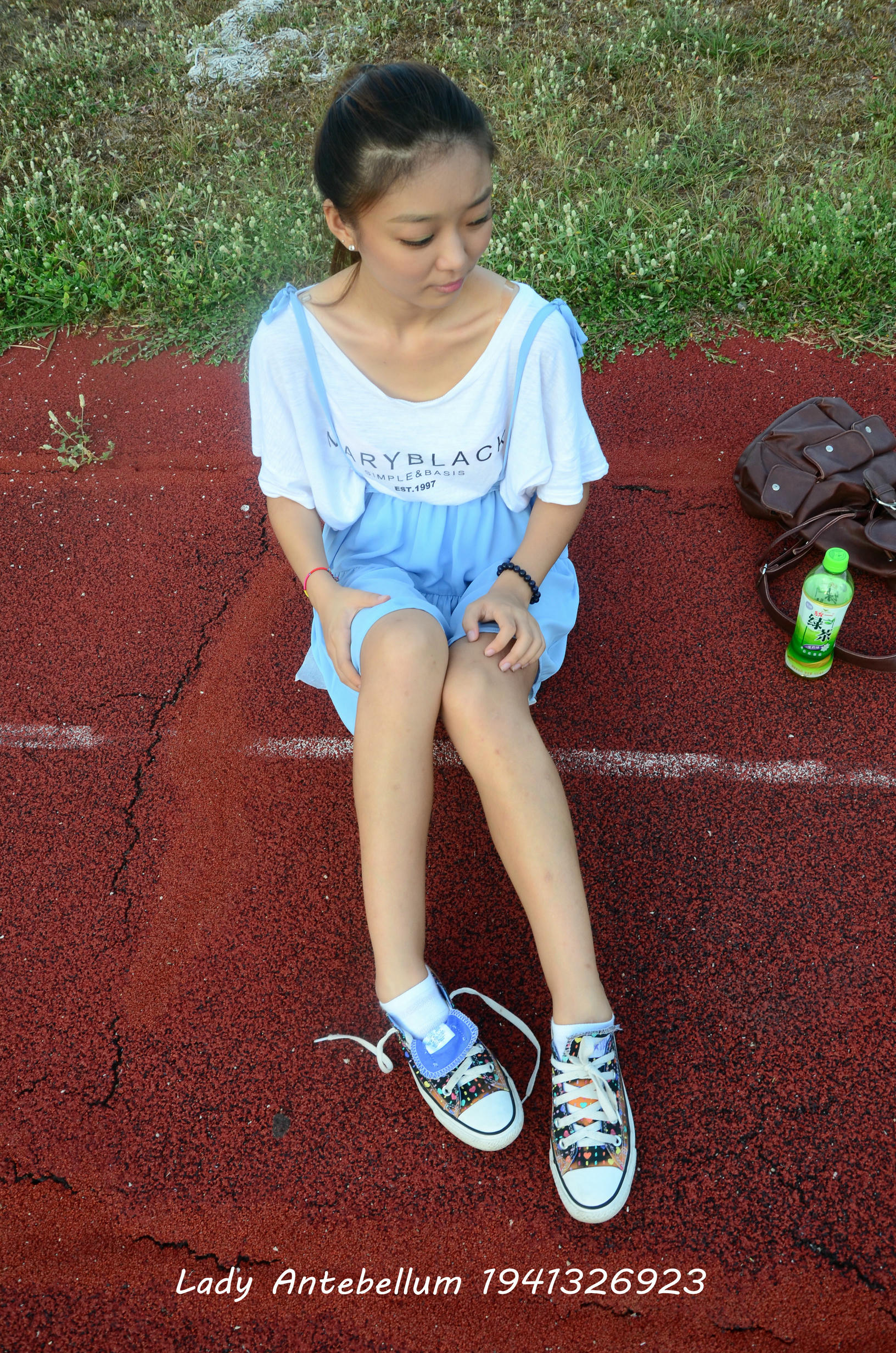 [战前女神] 恋足美腿棉袜女神级摄影套图 单独赠送 [73P+176M]_第2集