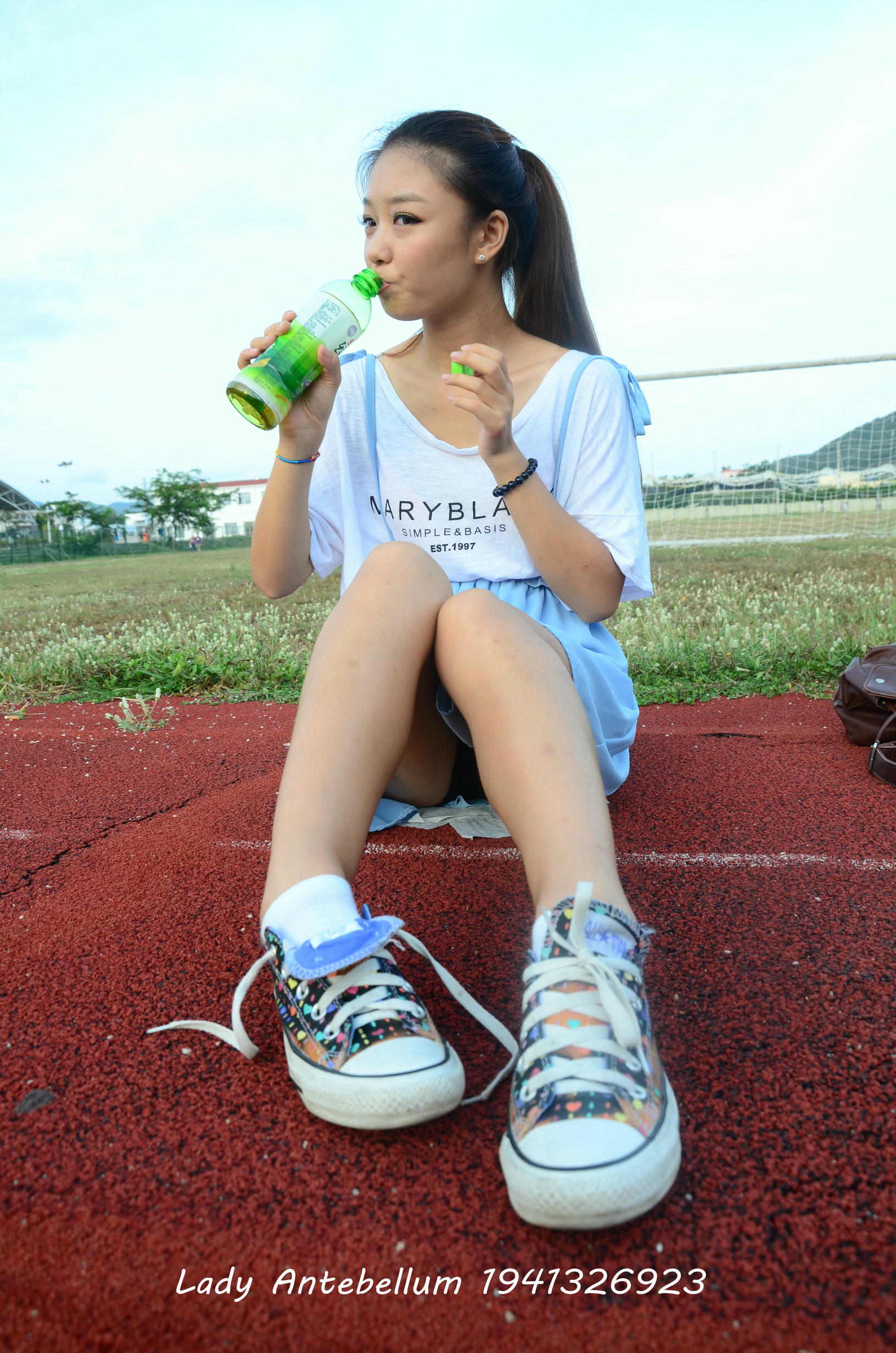 [战前女神] 恋足美腿棉袜女神级摄影套图 单独赠送 [73P+176M]_第2集