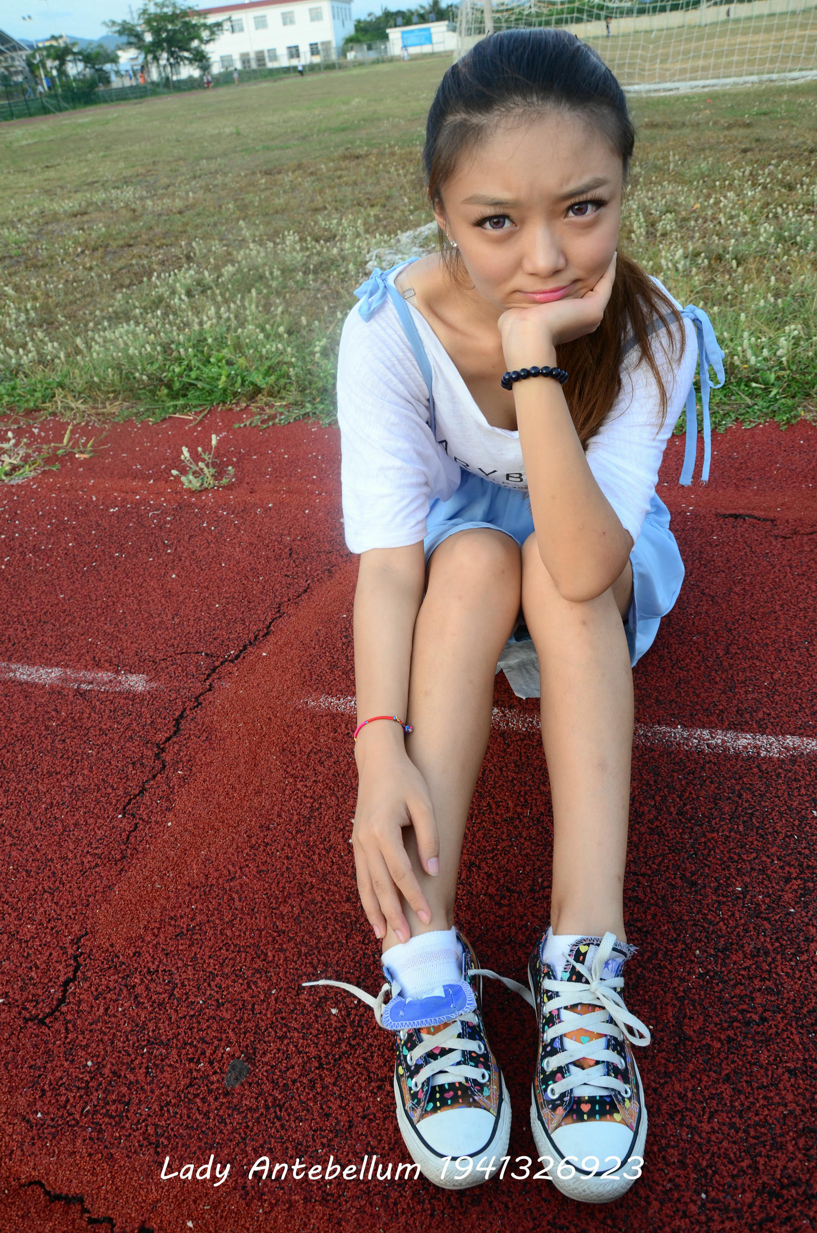 [战前女神] 恋足美腿棉袜女神级摄影套图 单独赠送 [73P+176M]_第2集