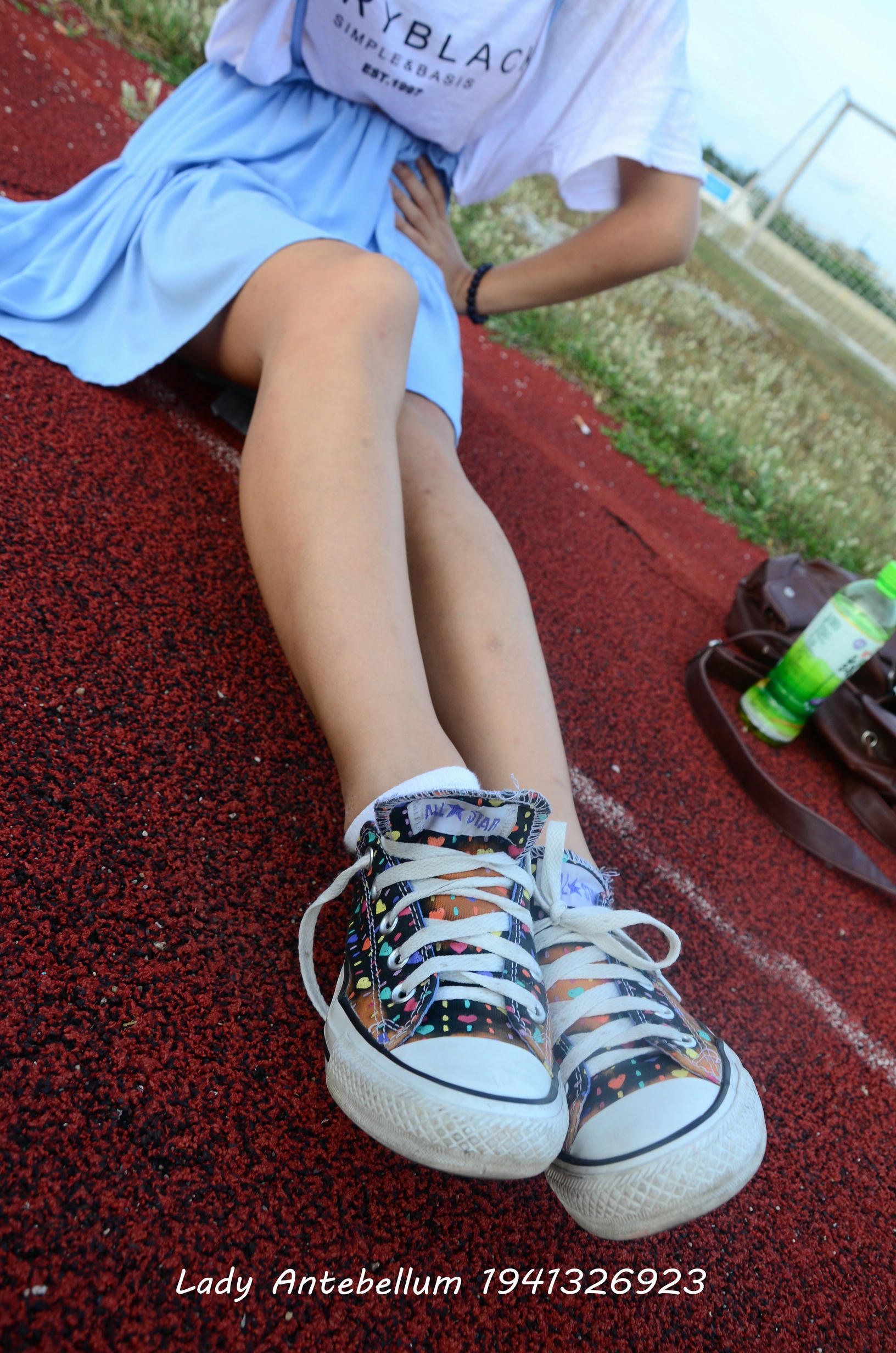 [战前女神] 恋足美腿棉袜女神级摄影套图 单独赠送 [73P+176M]_第3集