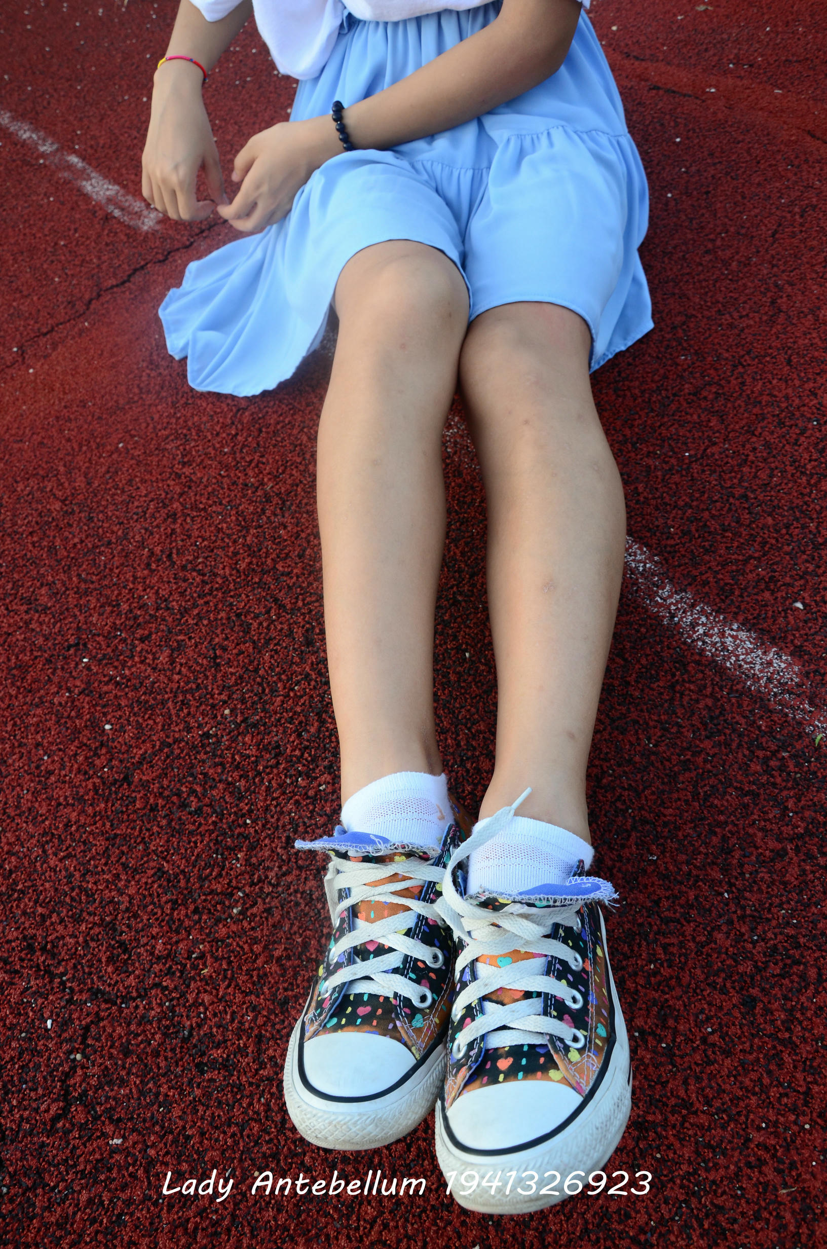 [战前女神] 恋足美腿棉袜女神级摄影套图 单独赠送 [73P+176M]_第3集