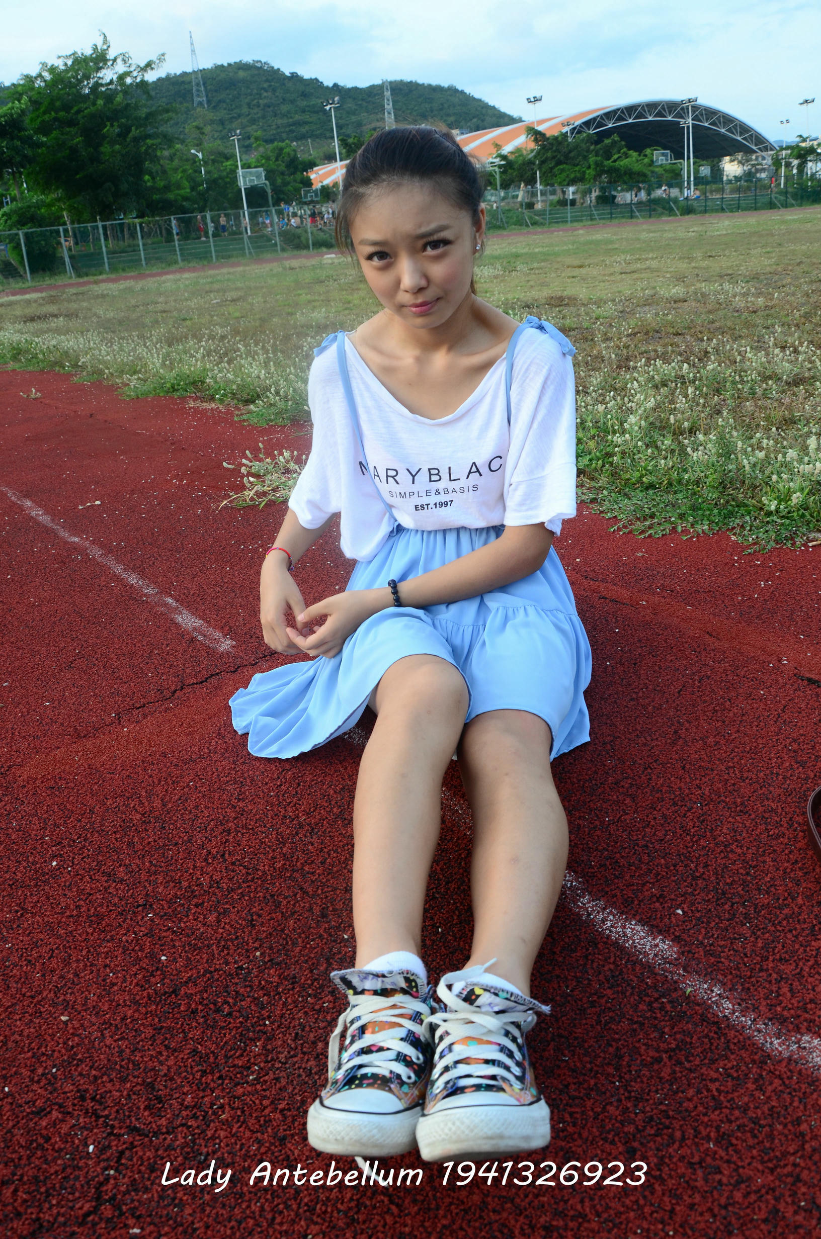 [战前女神] 恋足美腿棉袜女神级摄影套图 单独赠送 [73P+176M]_第3集