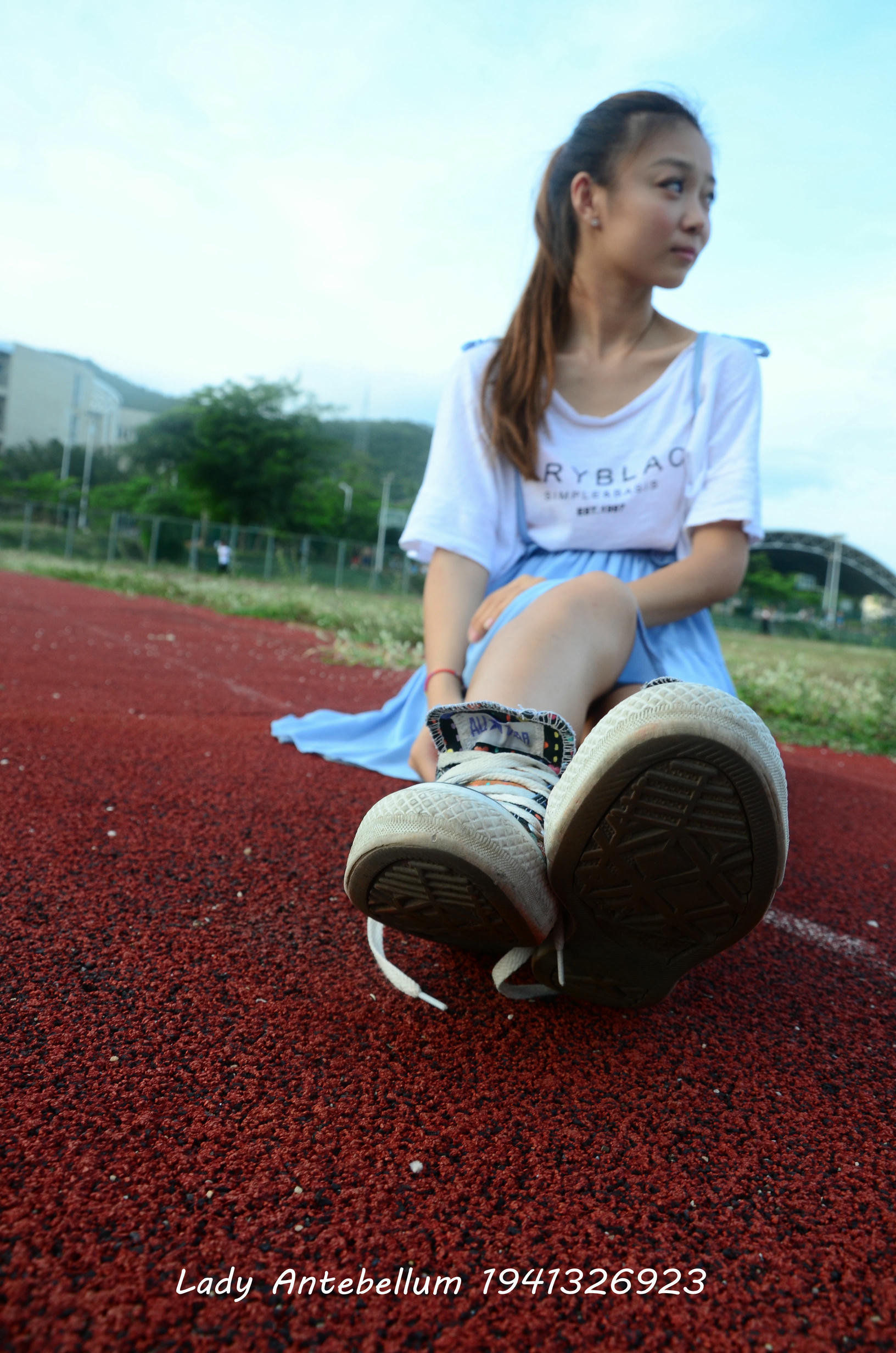 [战前女神] 恋足美腿棉袜女神级摄影套图 单独赠送 [73P+176M]_第3集