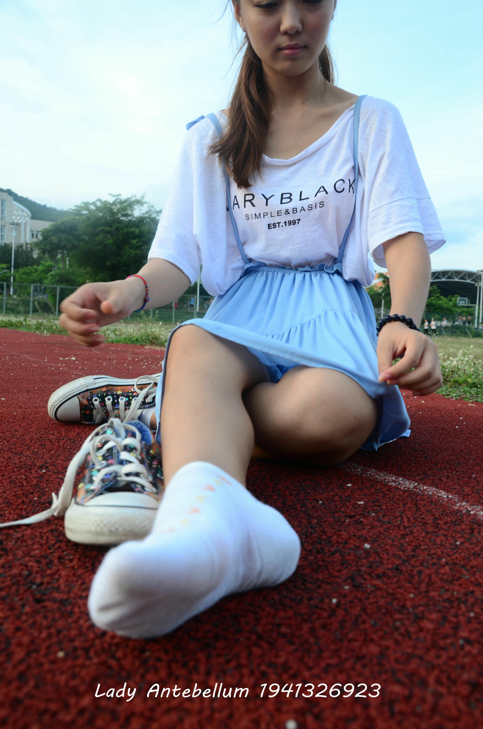 [战前女神] 恋足美腿棉袜女神级摄影套图 单独赠送 [73P+176M]_第3集