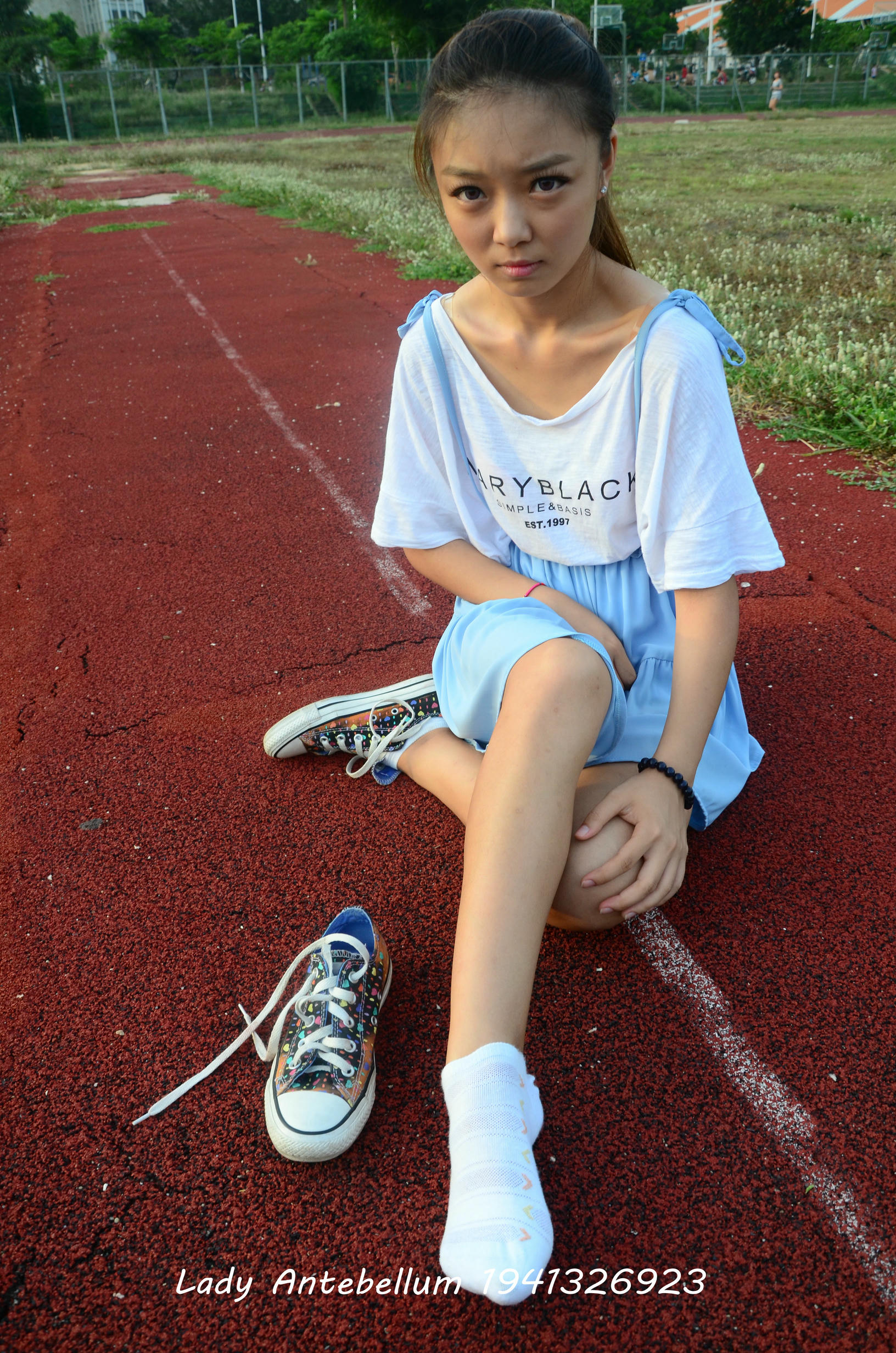 [战前女神] 恋足美腿棉袜女神级摄影套图 单独赠送 [73P+176M]_第4集