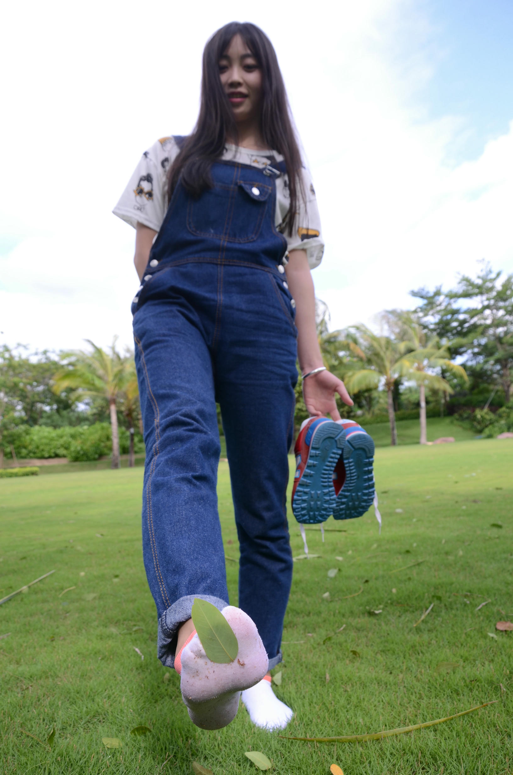 [战前女神] 恋足美腿棉袜女神级摄影套图 封山之作2 [271P+767M]_第7集