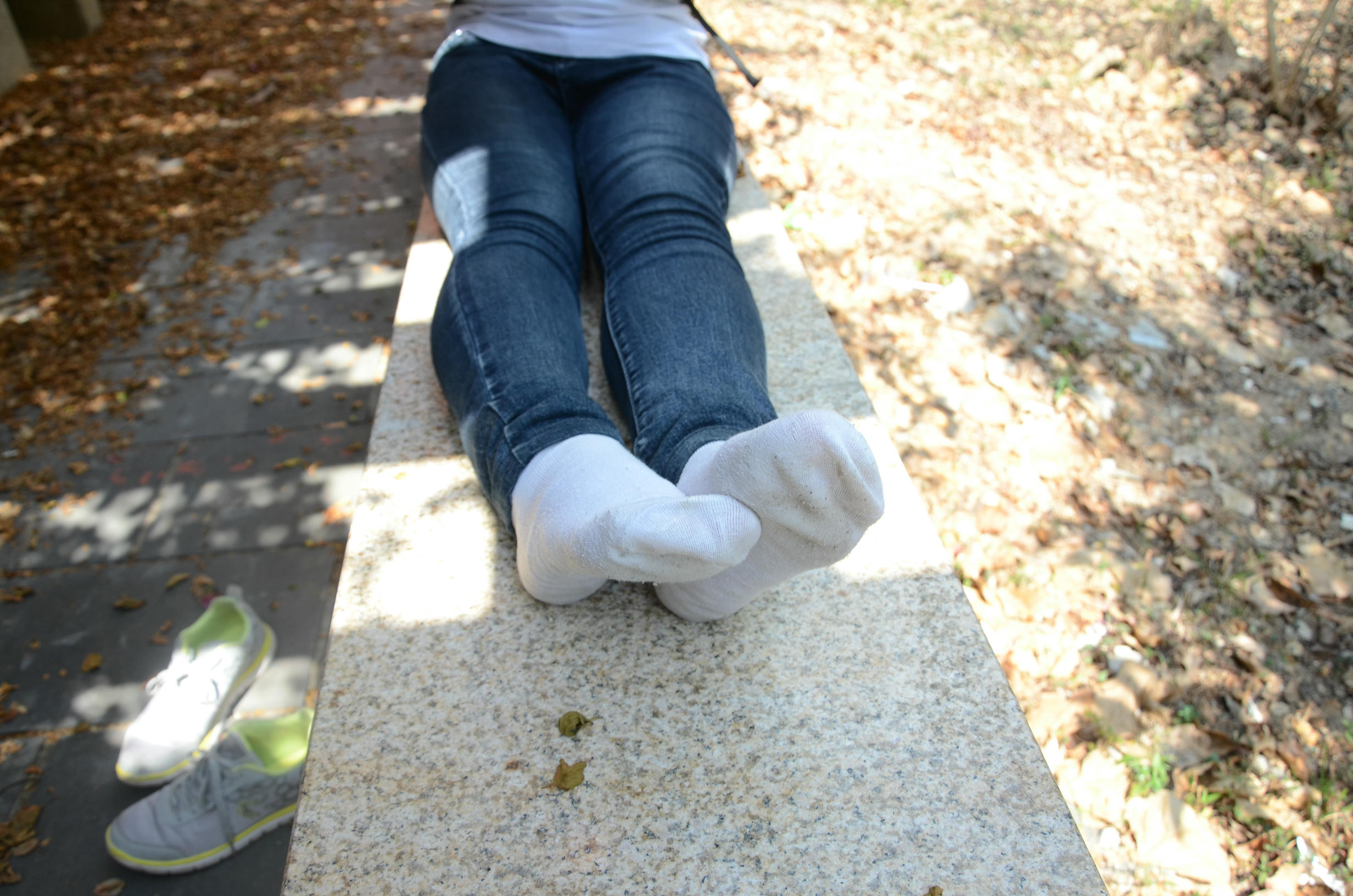 [战前女神] 恋足美腿棉袜女神级摄影套图 赠图 [40P+240M]_第1集