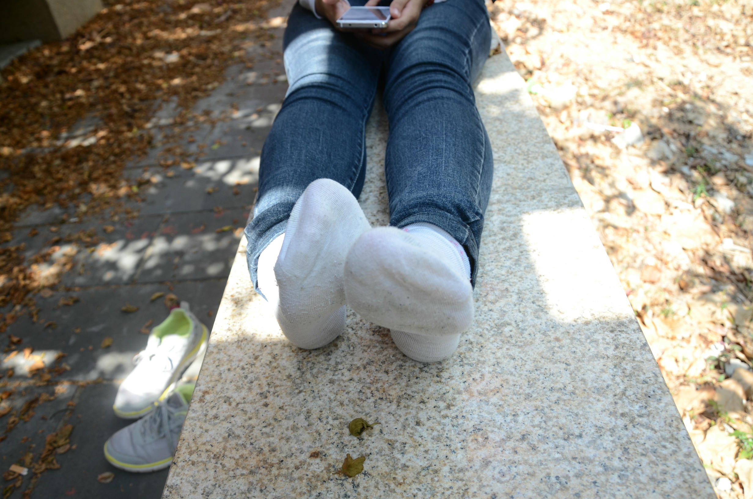 [战前女神] 恋足美腿棉袜女神级摄影套图 赠图 [40P+240M]_第1集