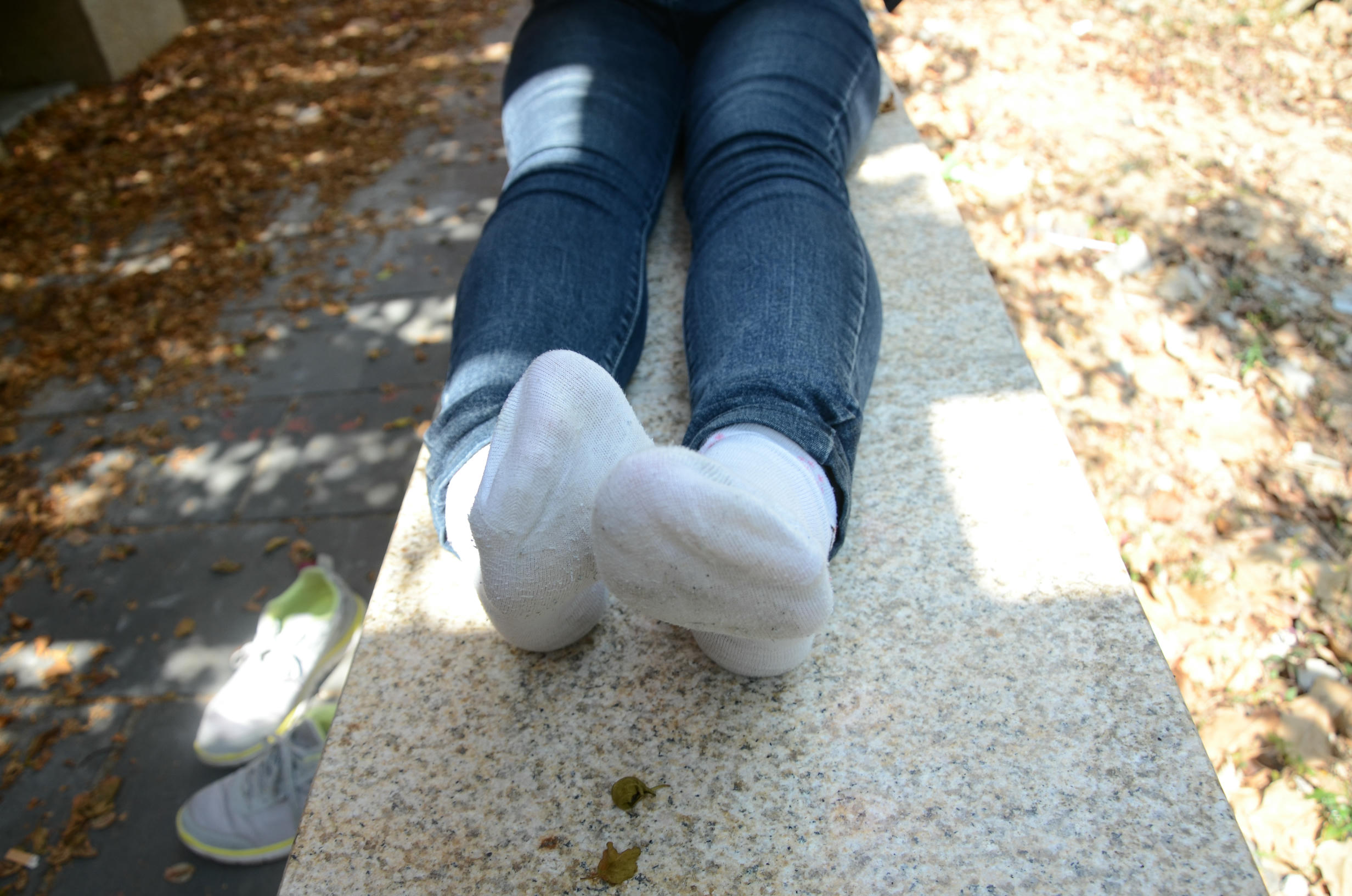 [战前女神] 恋足美腿棉袜女神级摄影套图 赠图 [40P+240M]_第1集