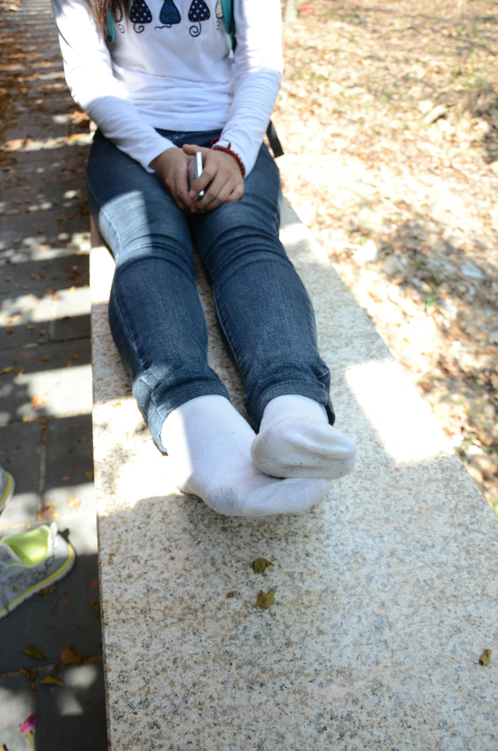 [战前女神] 恋足美腿棉袜女神级摄影套图 赠图 [40P+240M]_第1集