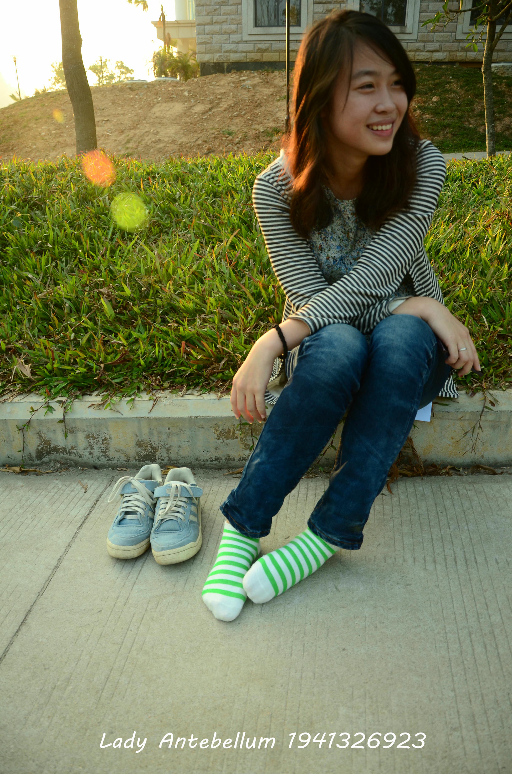 [战前女神] 恋足美腿棉袜女神级摄影套图 016 [31P-65MB]_第1集