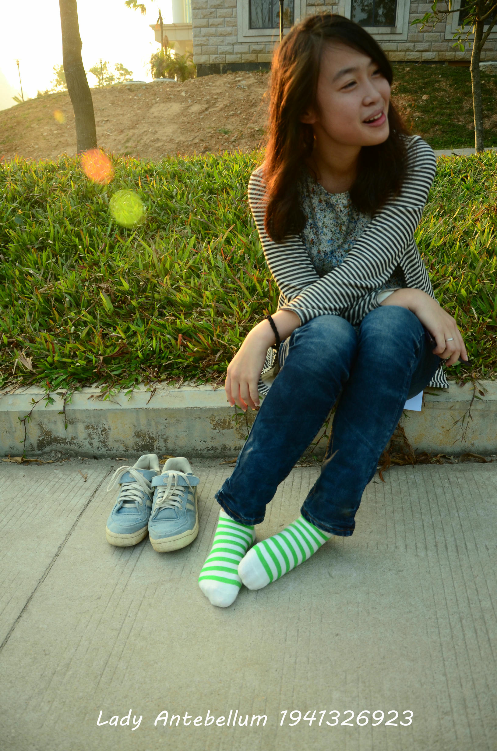 [战前女神] 恋足美腿棉袜女神级摄影套图 016 [31P-65MB]_第1集