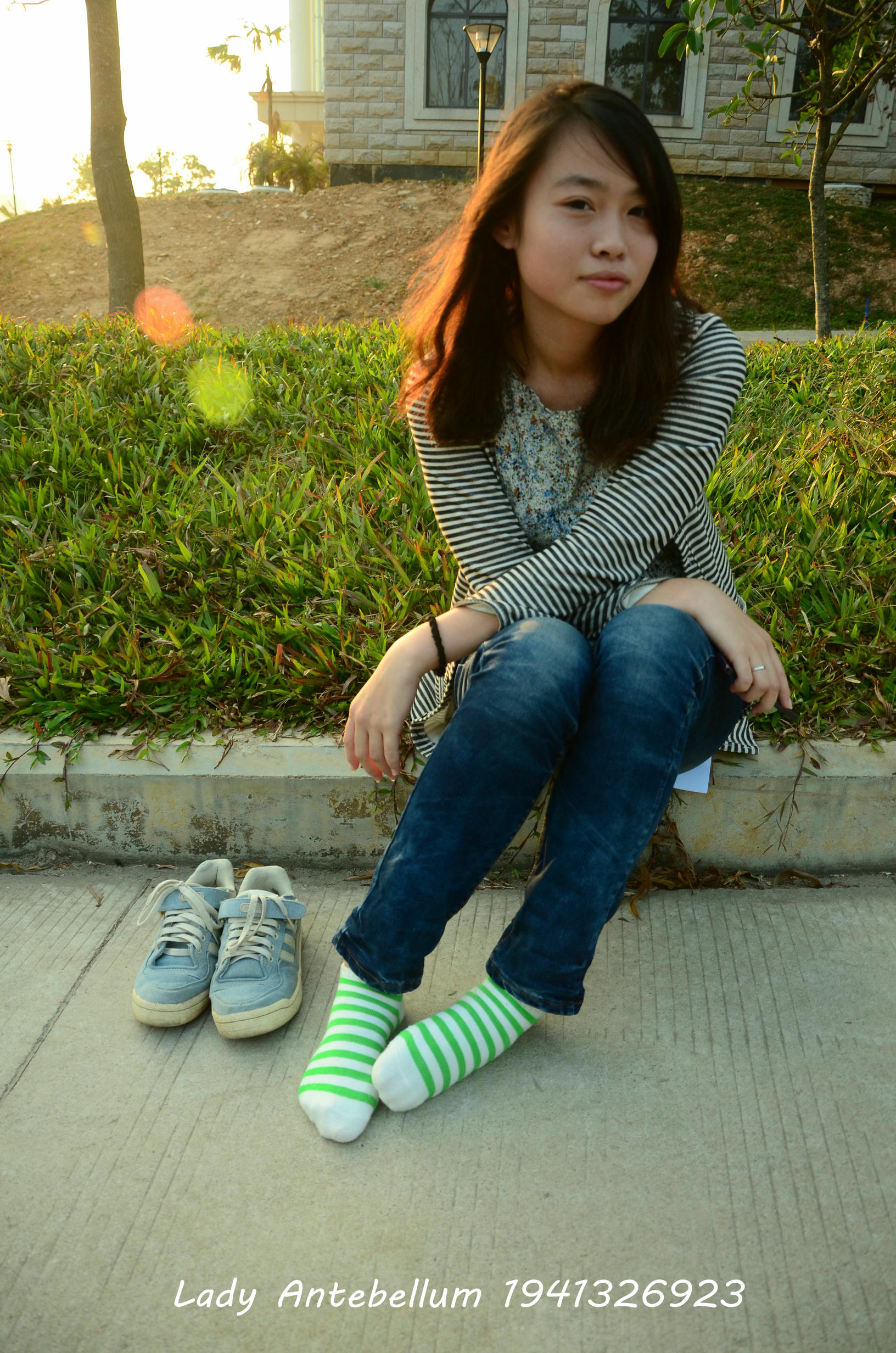 [战前女神] 恋足美腿棉袜女神级摄影套图 016 [31P-65MB]_第1集