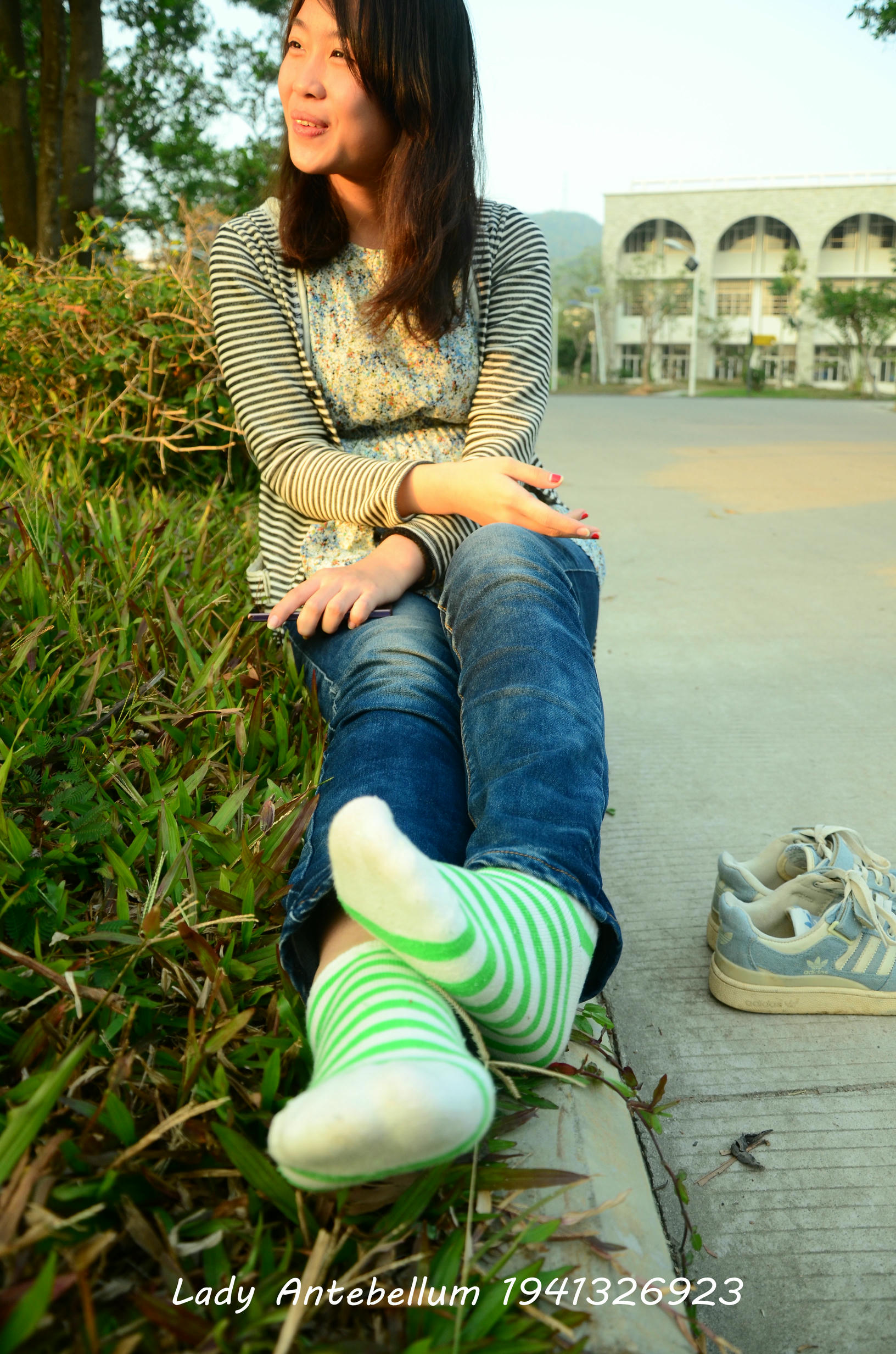 [战前女神] 恋足美腿棉袜女神级摄影套图 016 [31P-65MB]_第2集