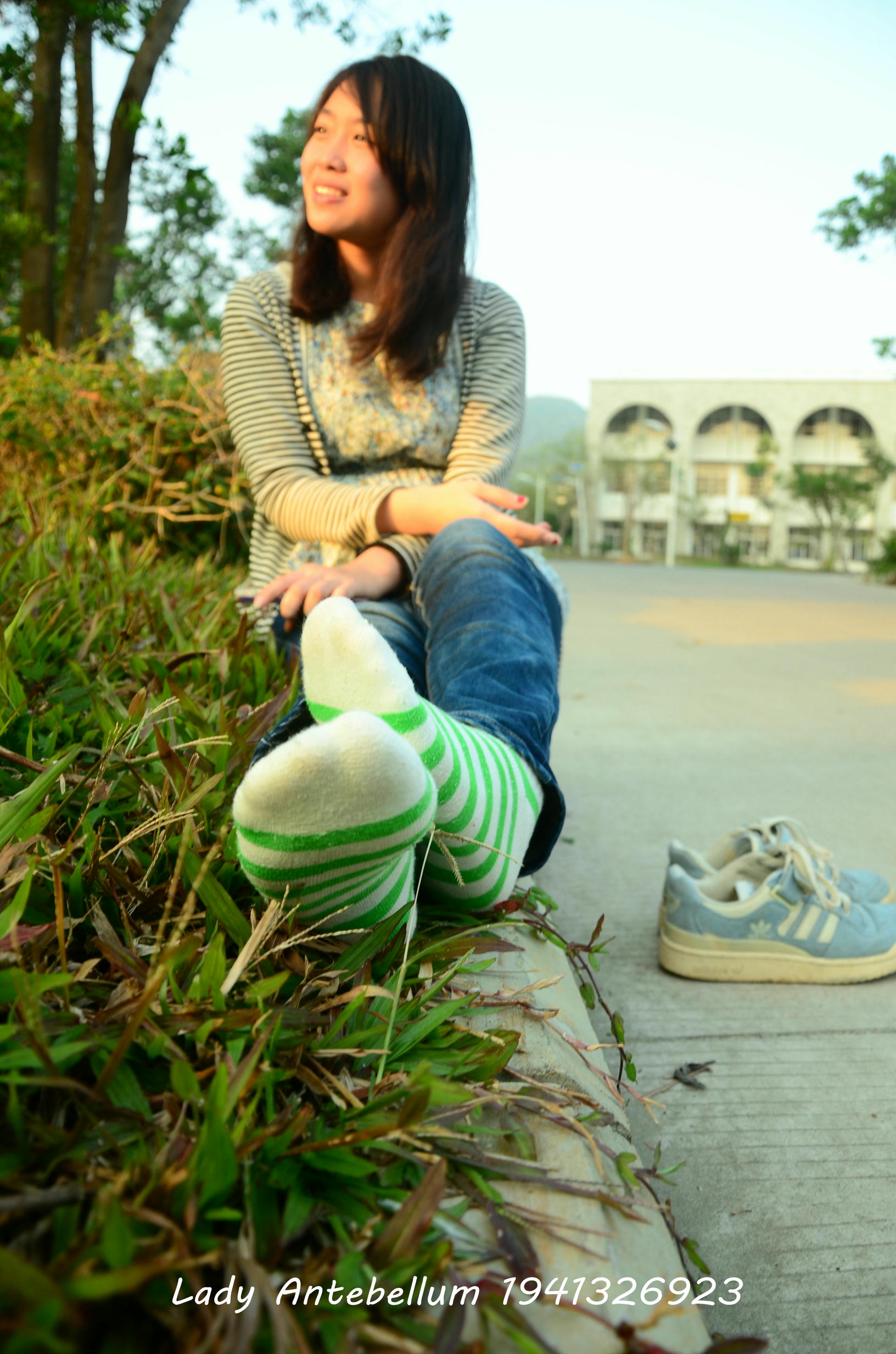 [战前女神] 恋足美腿棉袜女神级摄影套图 016 [31P-65MB]_第2集