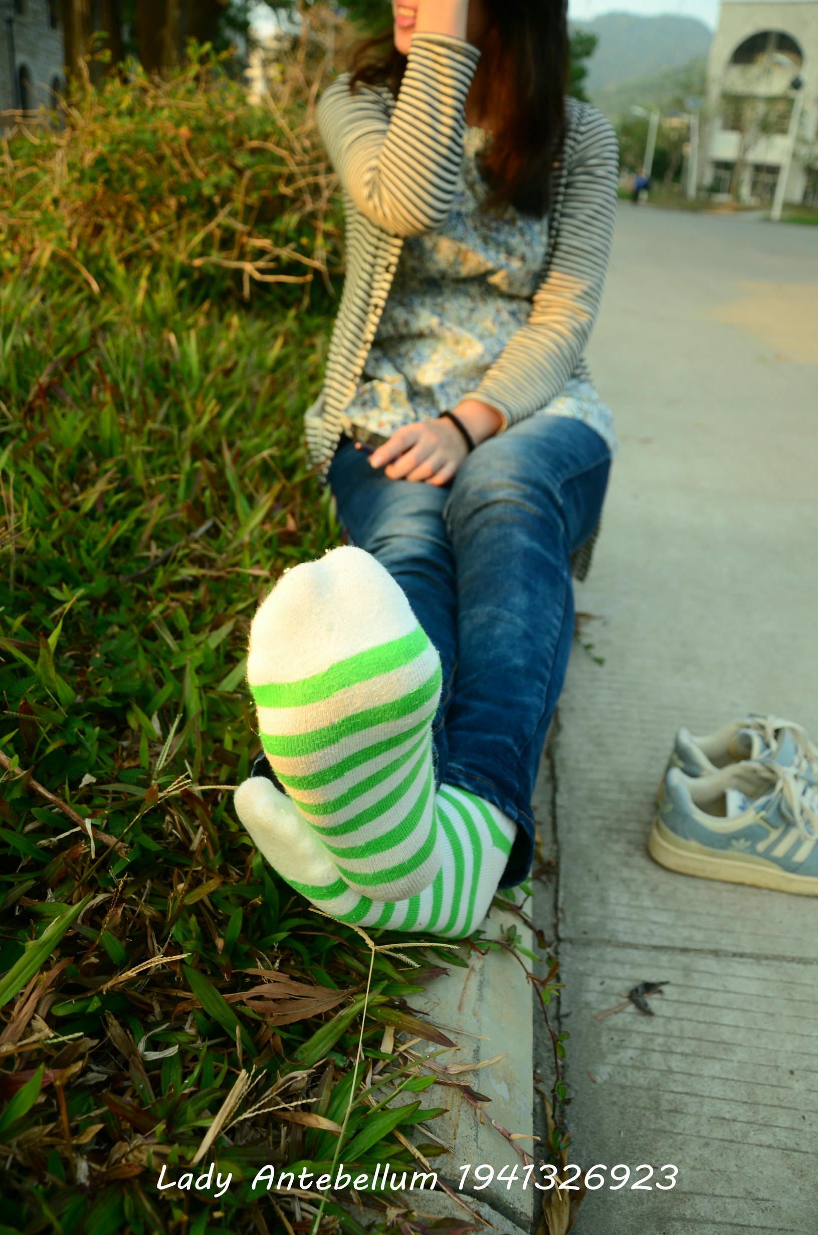 [战前女神] 恋足美腿棉袜女神级摄影套图 016 [31P-65MB]_第2集