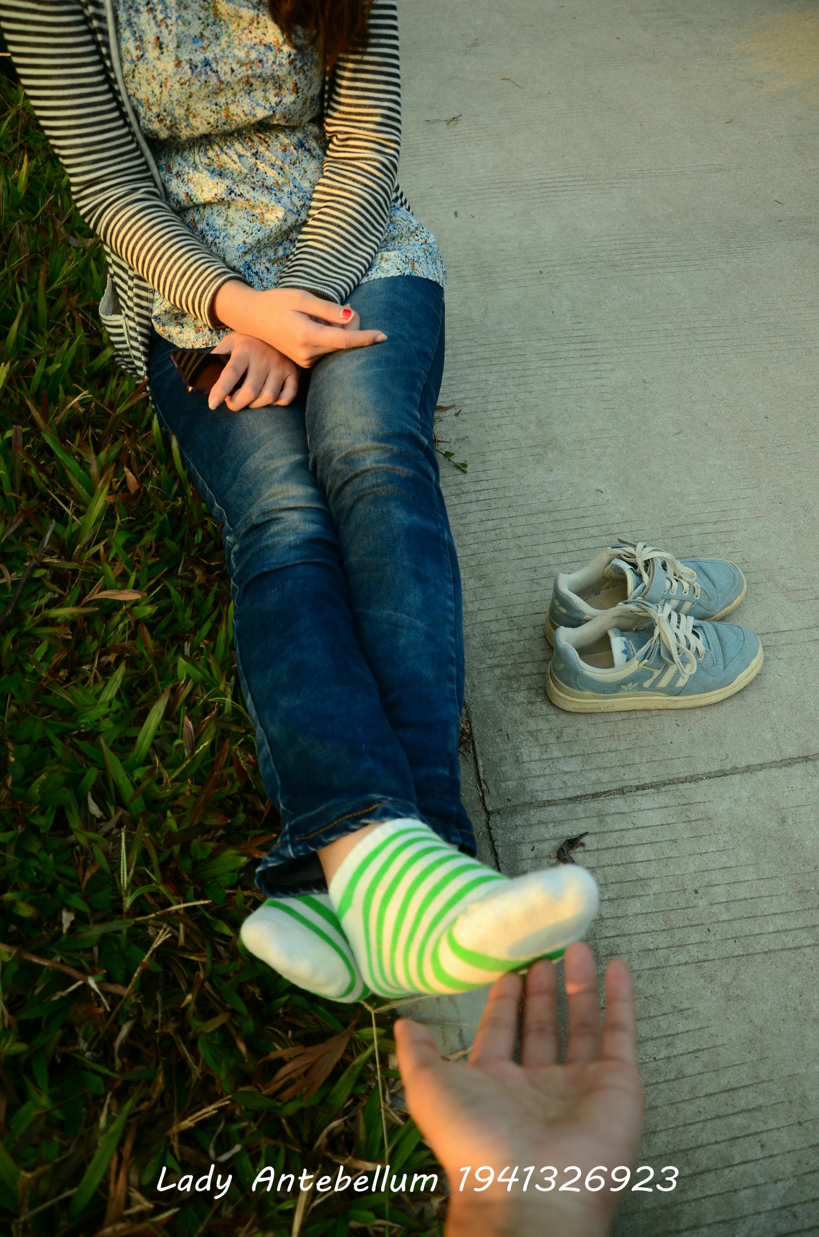 [战前女神] 恋足美腿棉袜女神级摄影套图 016 [31P-65MB]_第2集