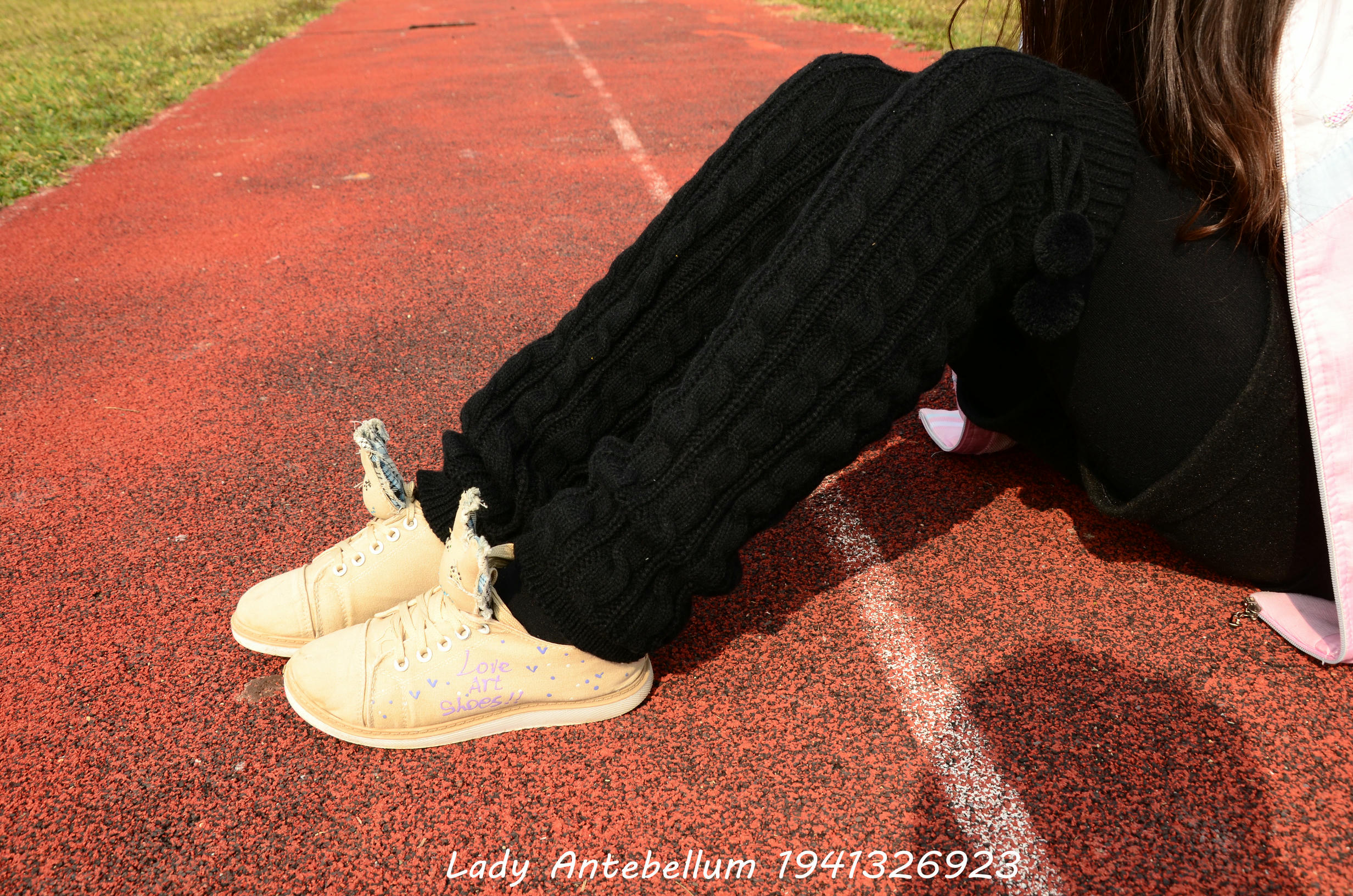 [战前女神] 恋足美腿棉袜女神级摄影套图 017 [84P-228MB]_第1集